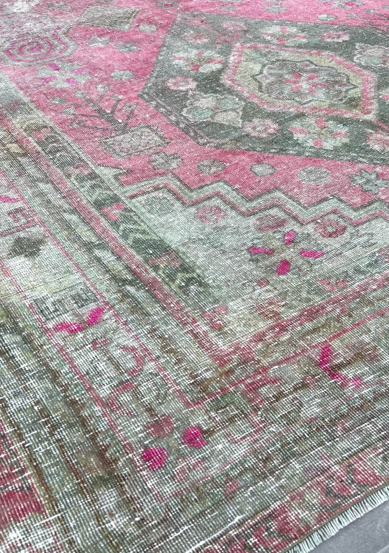 Khloe - Vintage Persian Rug - kudenrugs
