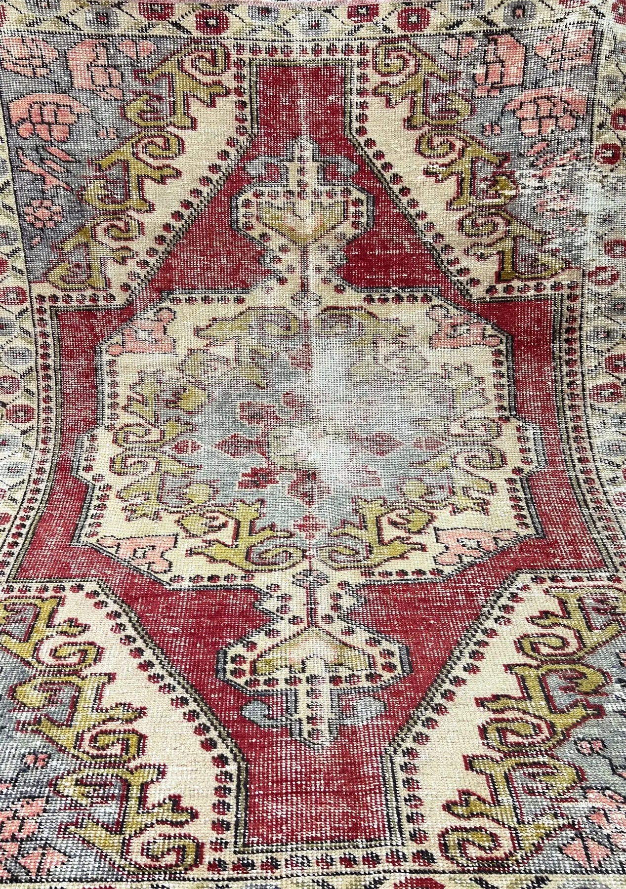 Krystal - Vintage Anatolian Rug - kudenrugs