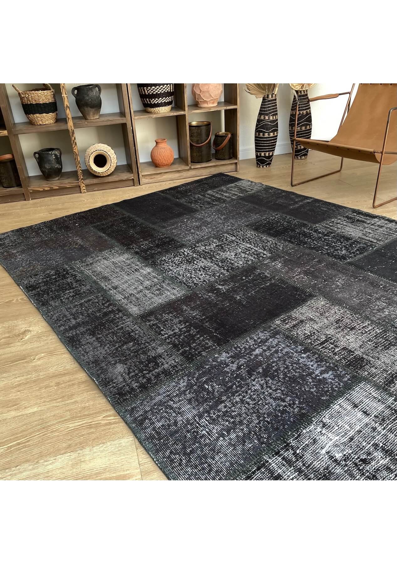 Lachlan - Vintage Black Patchwork Rug - kudenrugs