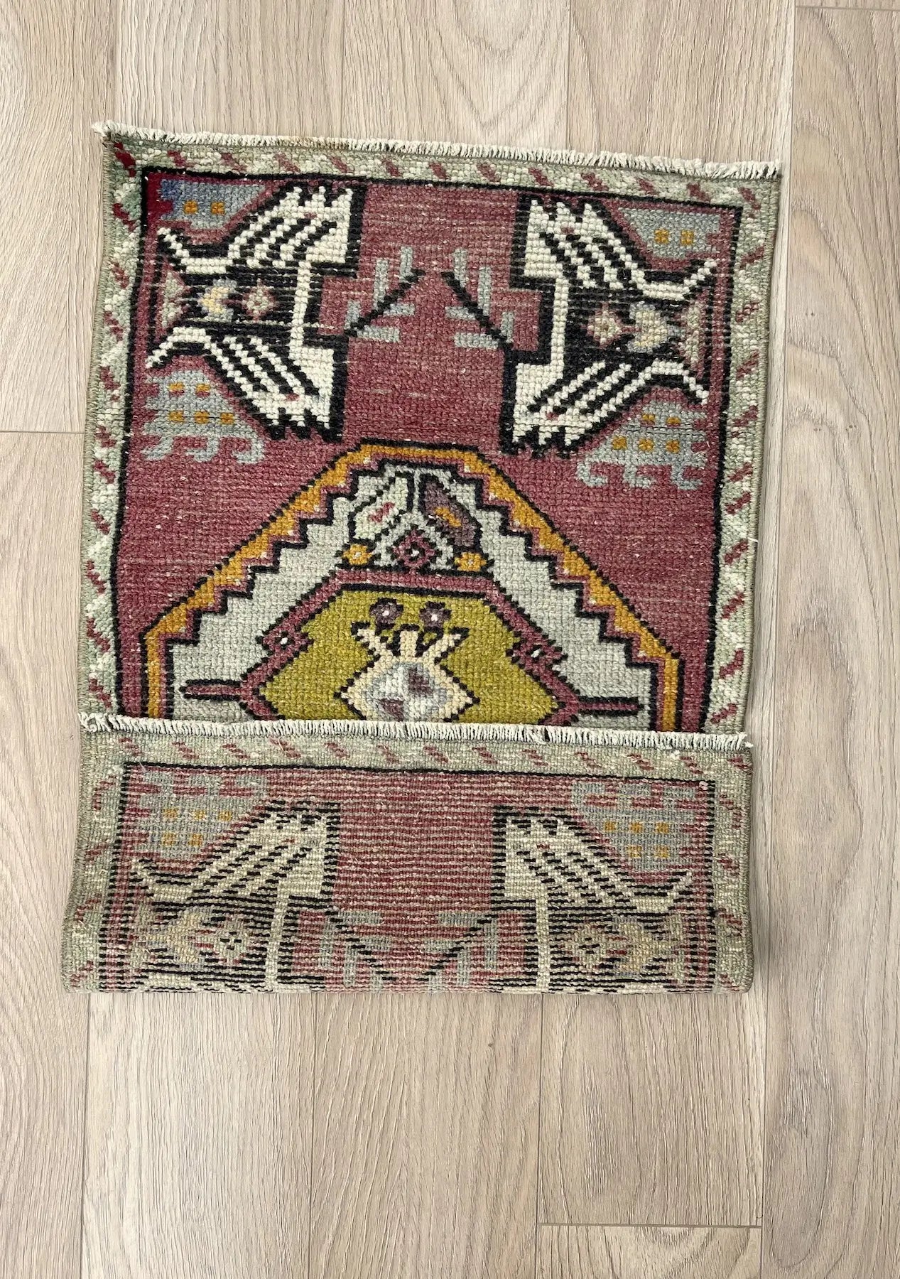 Lacy - Vintage Mini Pink Area Rug - kudenrugs