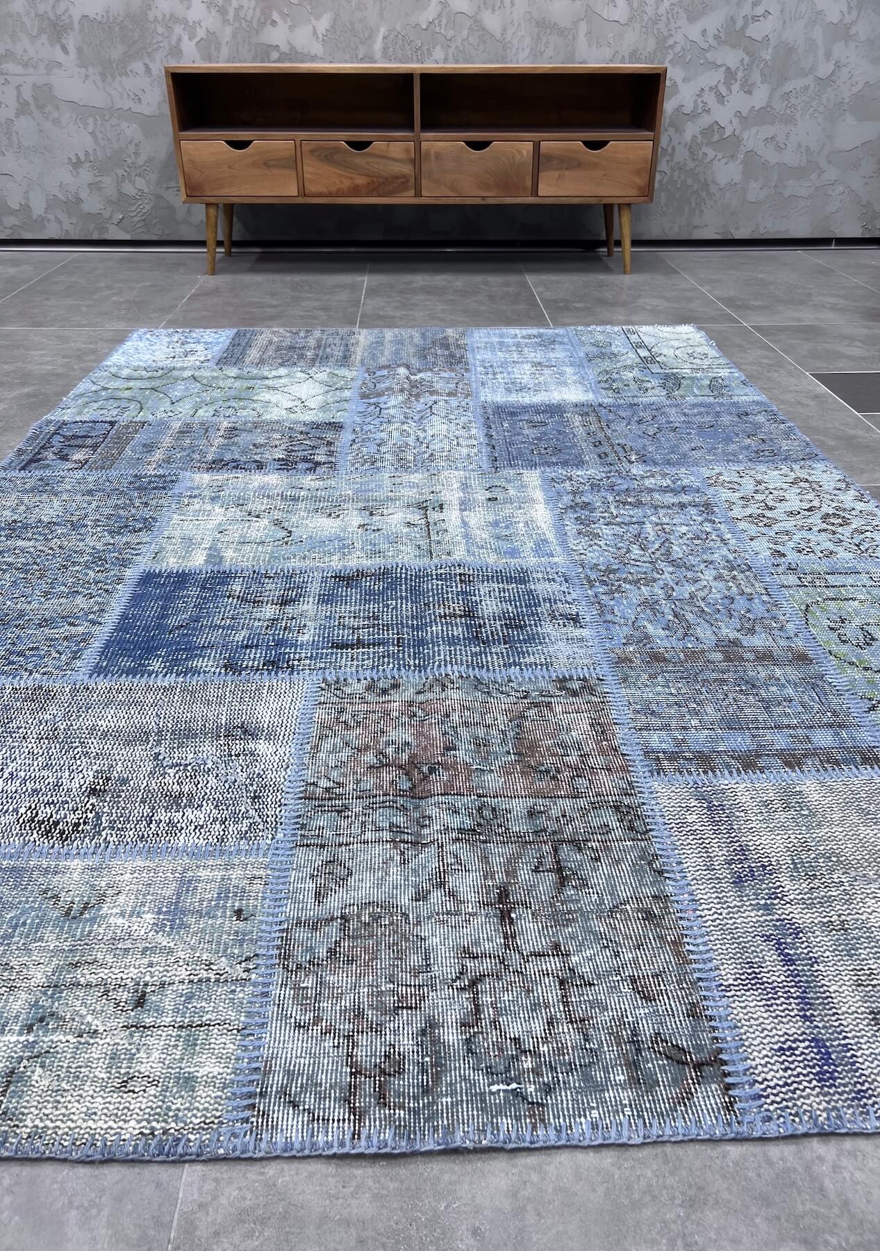 Laila - Vintage Blue Patchwork Rug - kudenrugs