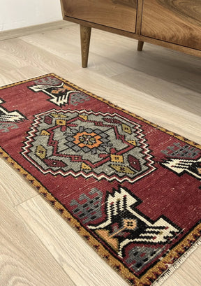 Laima - Vintage Mini Red Area Rug - kudenrugs