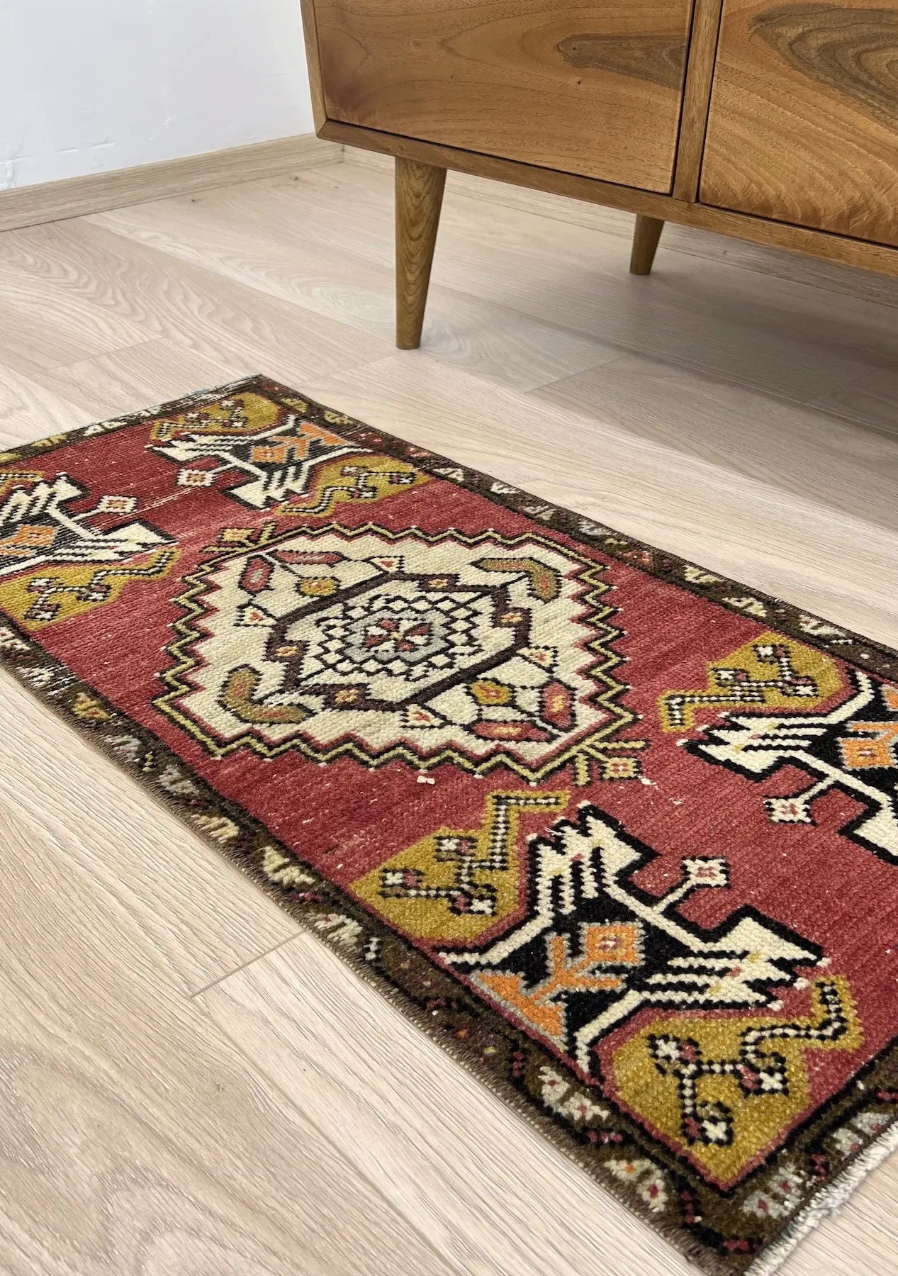 Laken - Vintage Mini Red Area Rug - kudenrugs