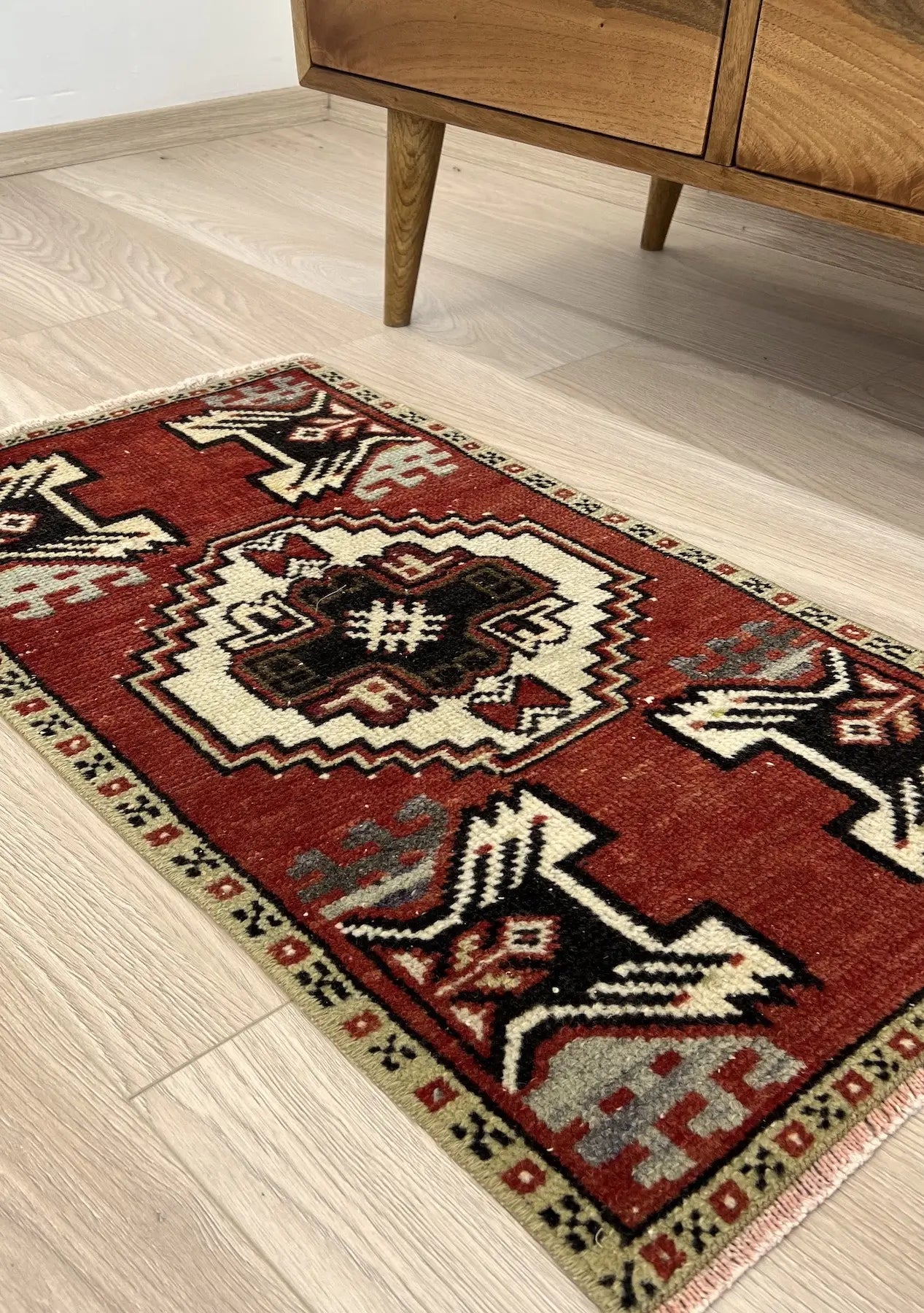 Lalan - Vintage Mini Red Area Rug - kudenrugs