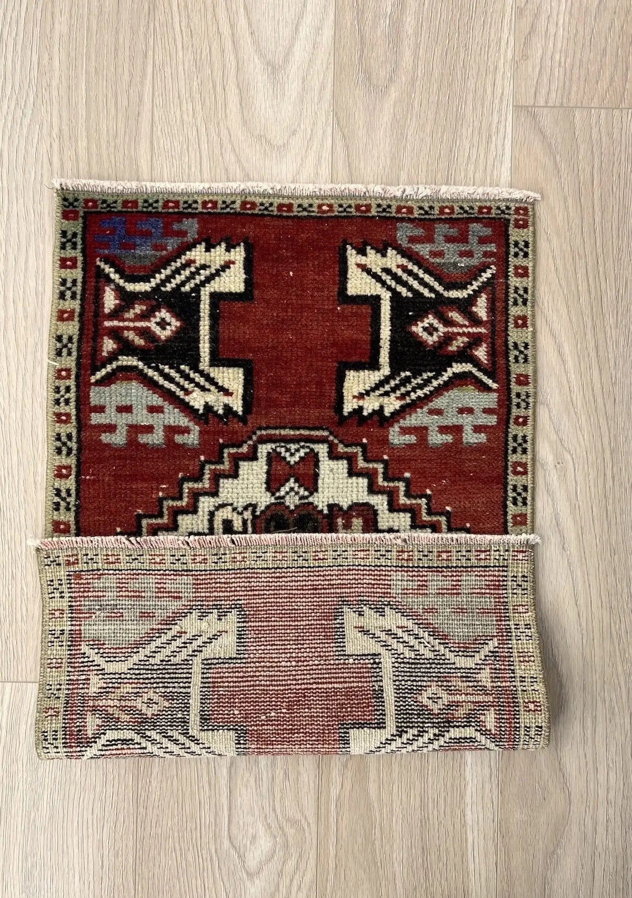 Lalan - Vintage Mini Red Area Rug - kudenrugs