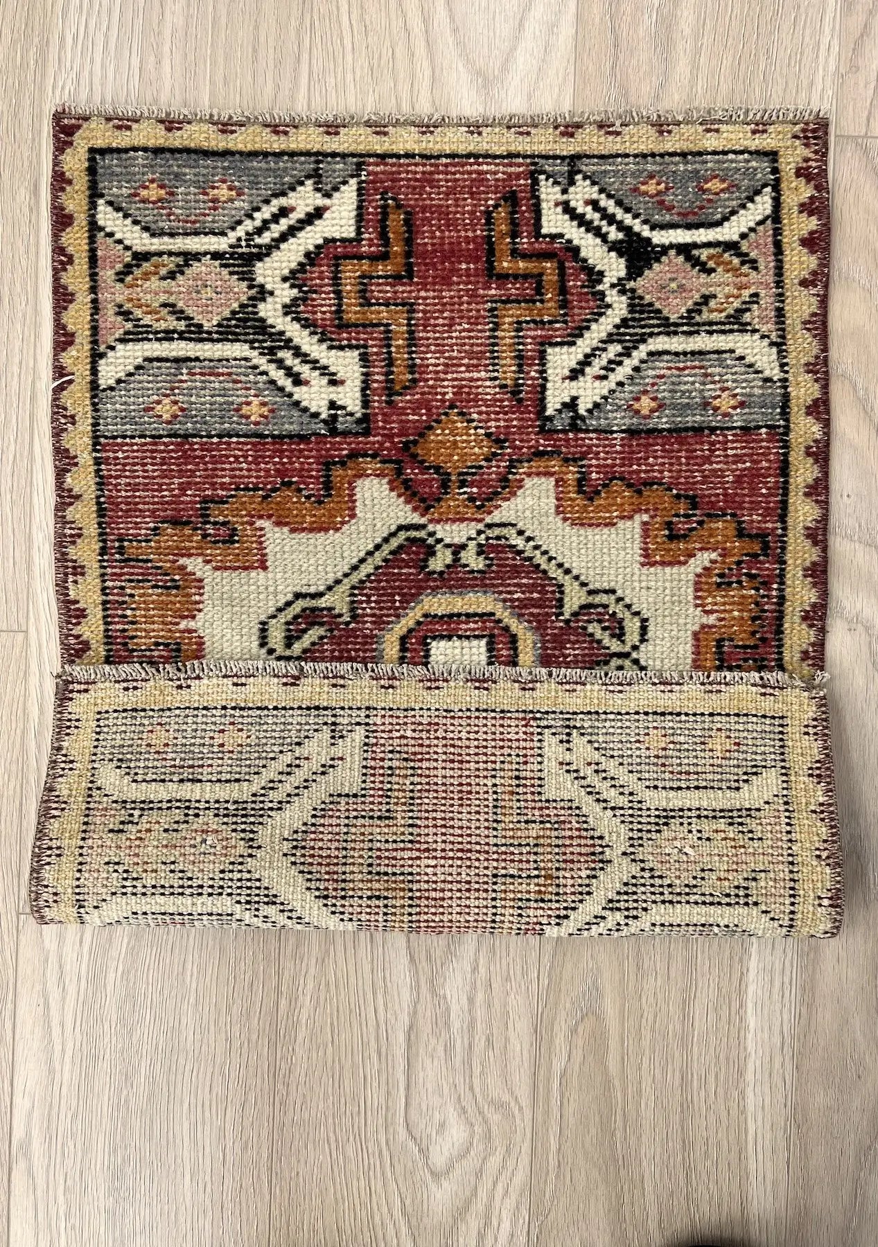 Lalima - Vintage Mini Red Area Rug - kudenrugs
