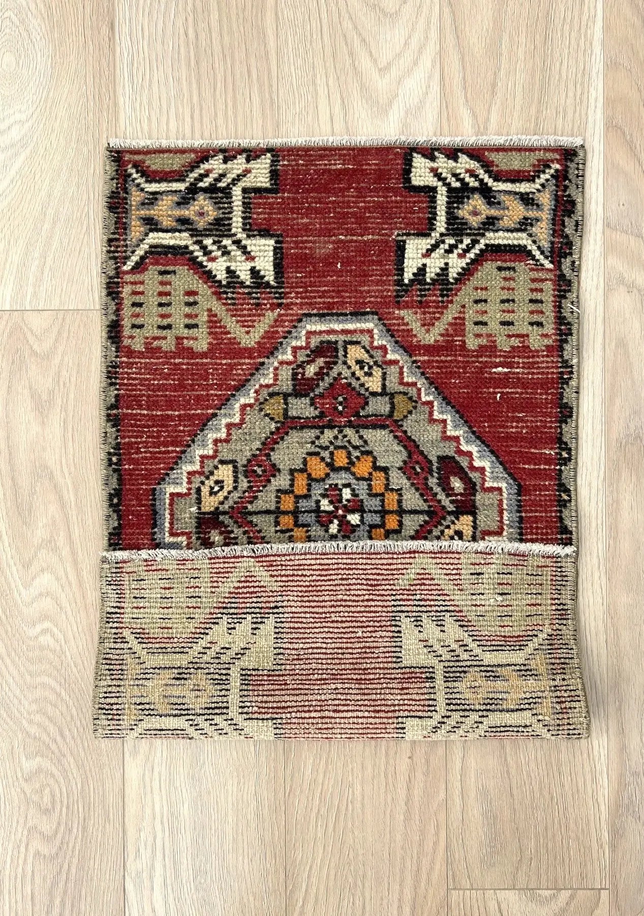 Landen - Vintage Mini Red Area Rug - kudenrugs