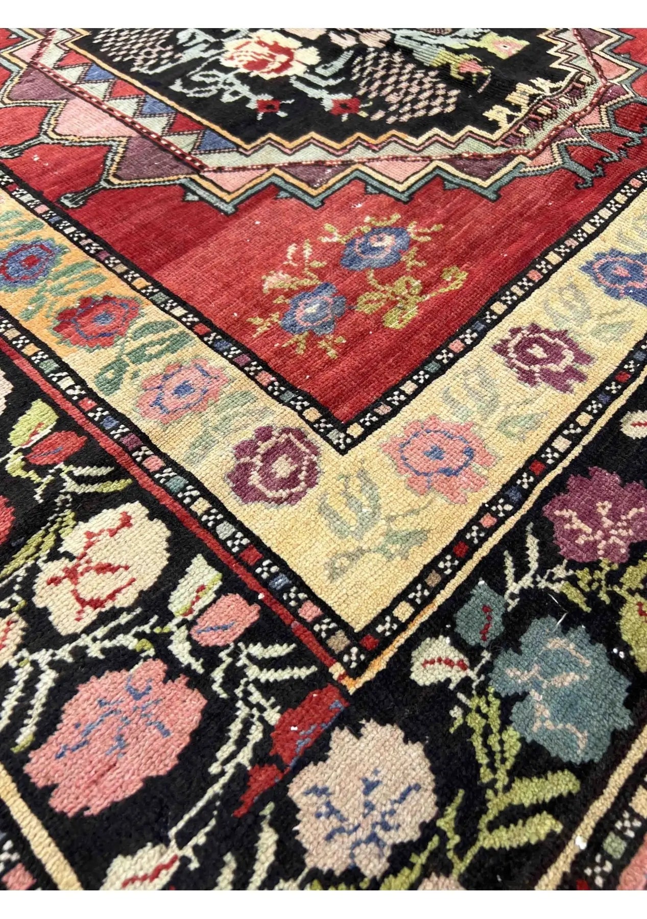 Leetefa - Vintage Persian Rug - kudenrugs