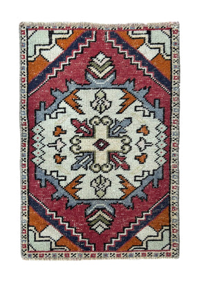 Leslie - Vintage Mini Red Area Rug - kudenrugs