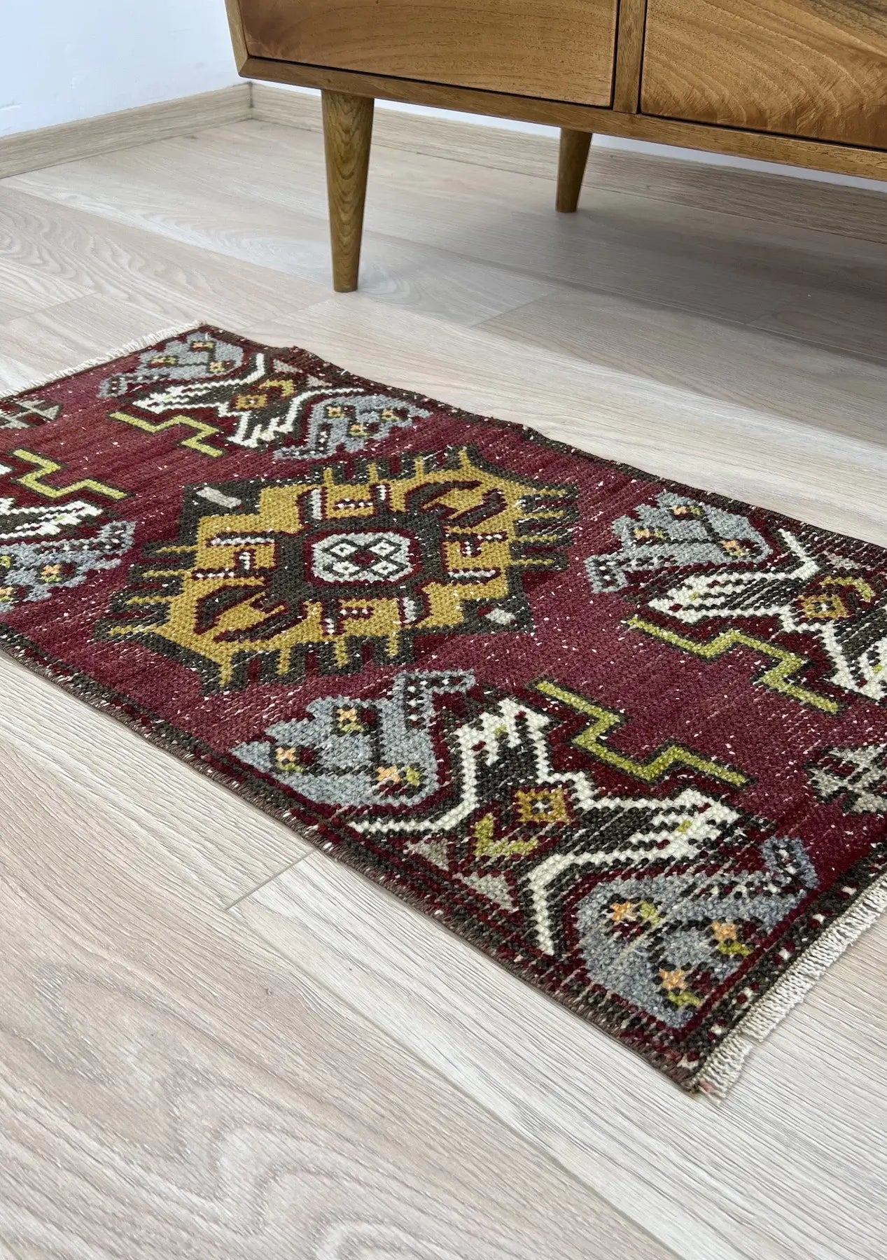 Lilith - Vintage Mini Red Area Rug - kudenrugs