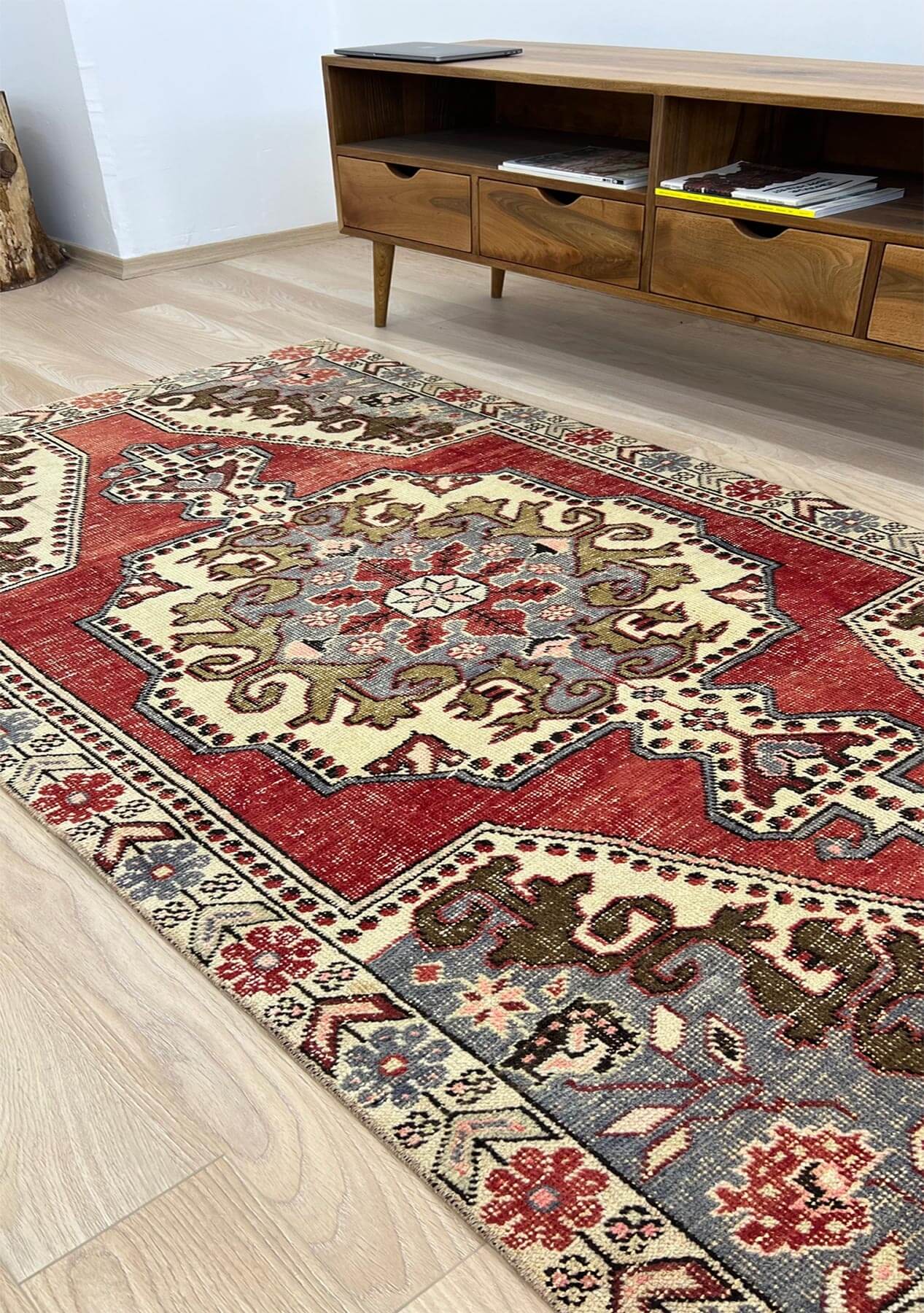 Linda - Vintage Anatolian Rug - kudenrugs