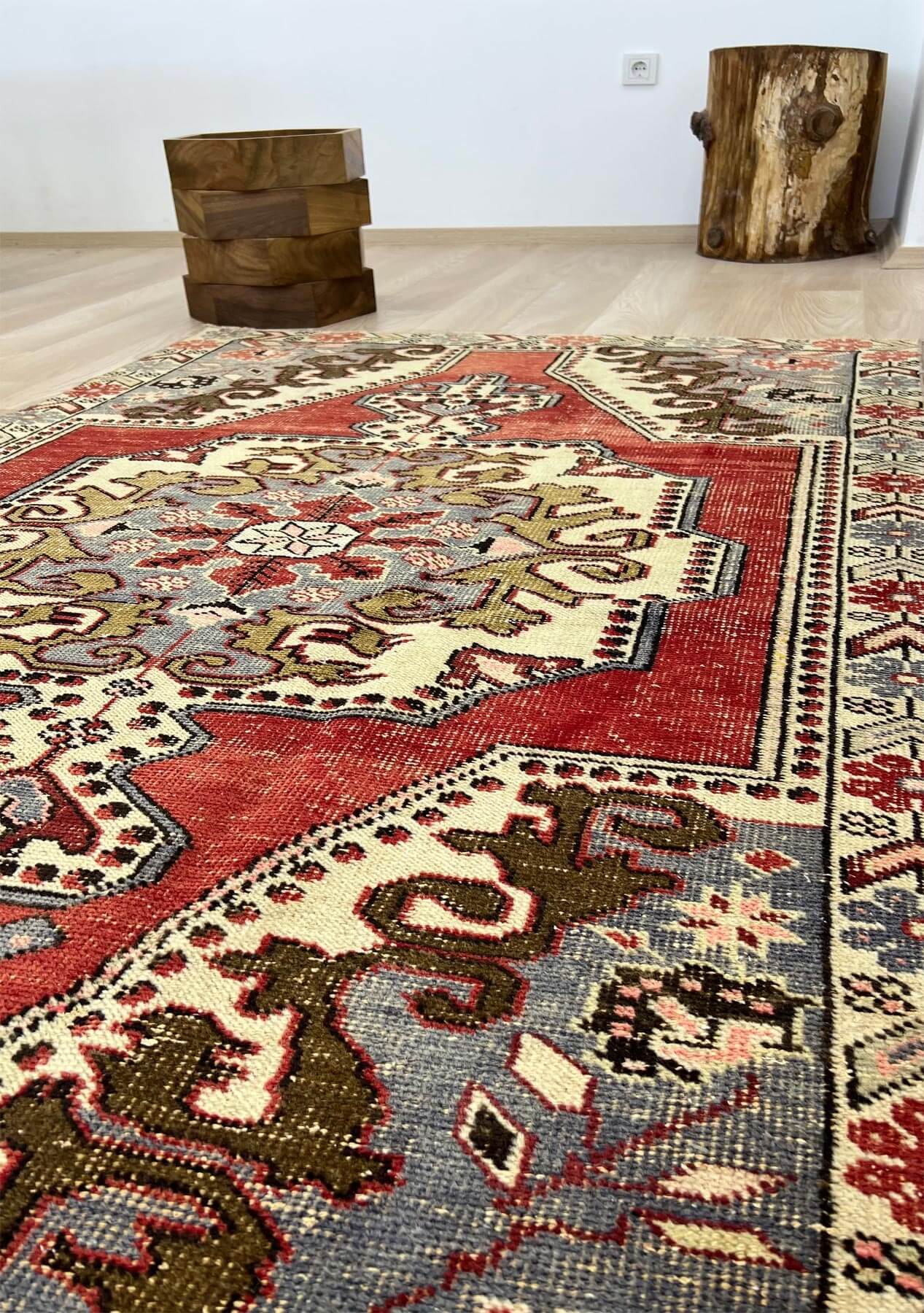 Linda - Vintage Anatolian Rug - kudenrugs