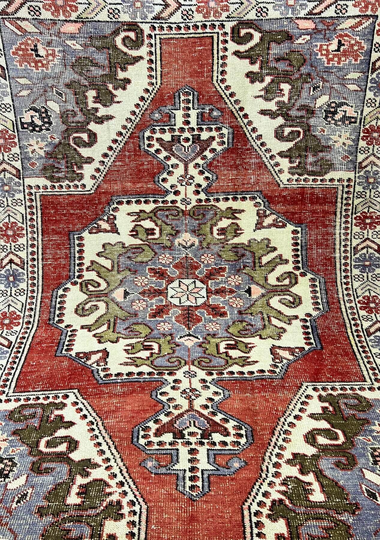 Linda - Vintage Anatolian Rug - kudenrugs