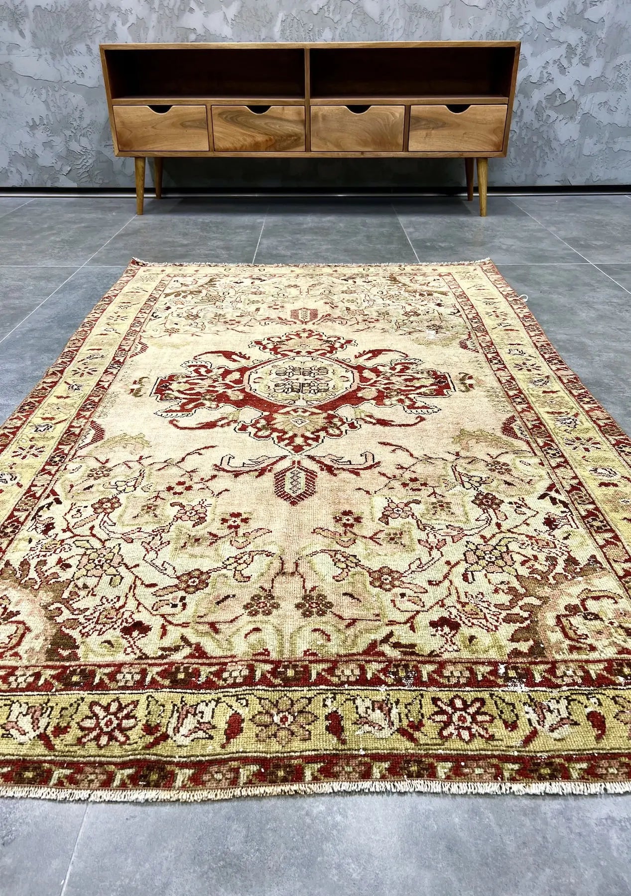 Litzy - Vintage Persian Rug - kudenrugs