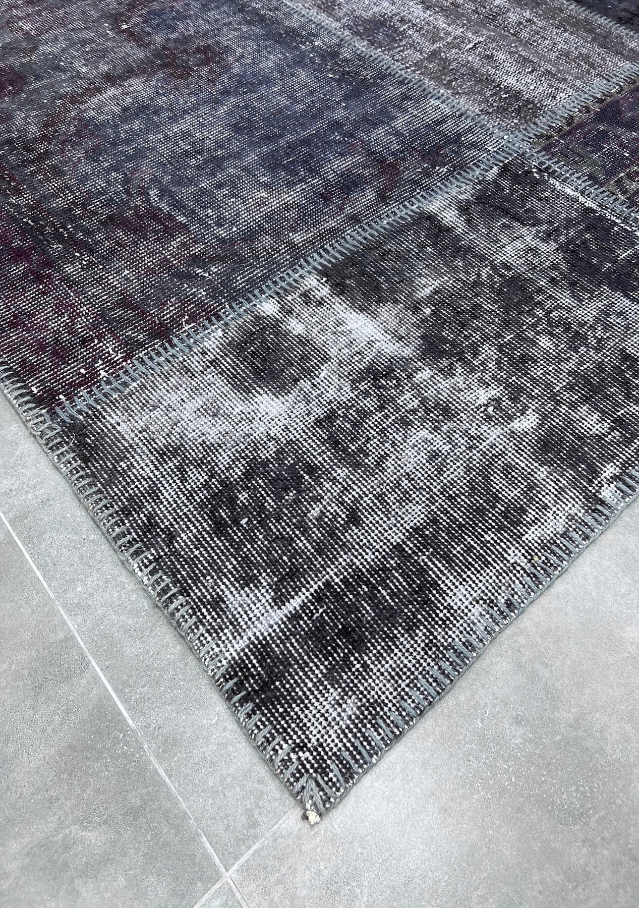 London - Vintage Gray Patchwork Rug - kudenrugs