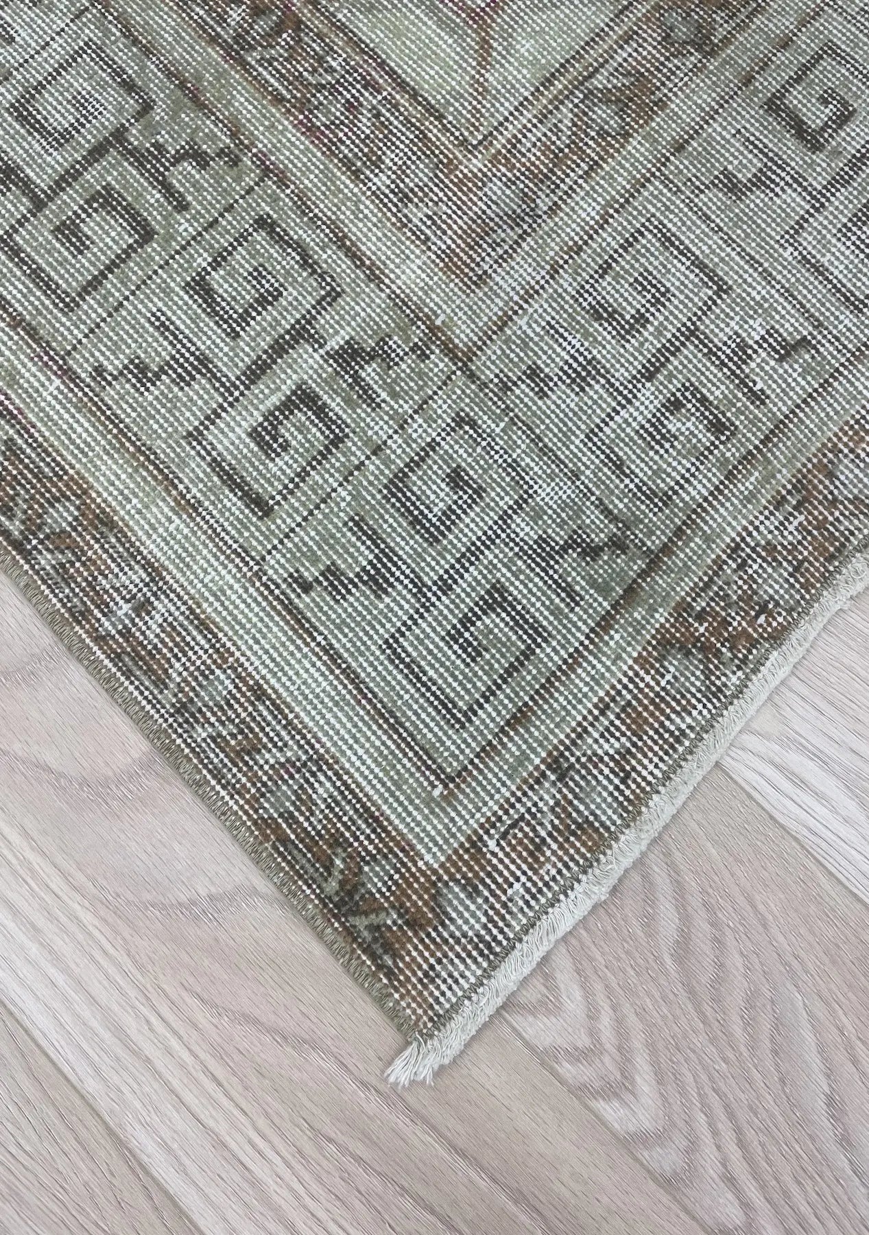 Lylah - Vintage Beige Antique Washed Rug - kudenrugs
