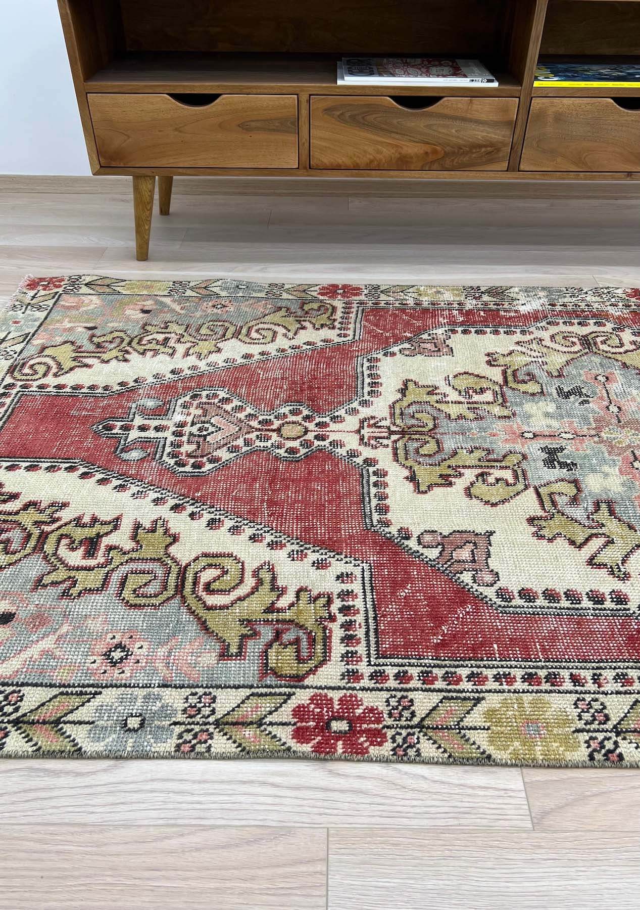 Mackenzie - Vintage Anatolian Rug - kudenrugs