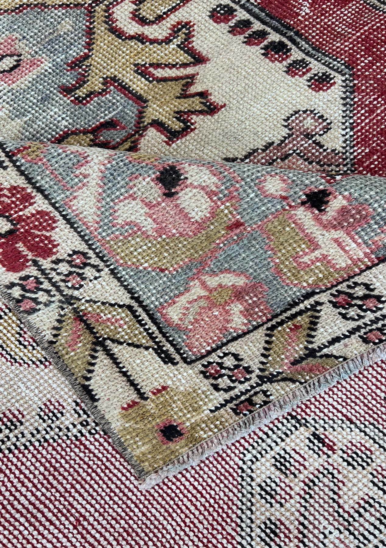 Mackenzie - Vintage Anatolian Rug - kudenrugs