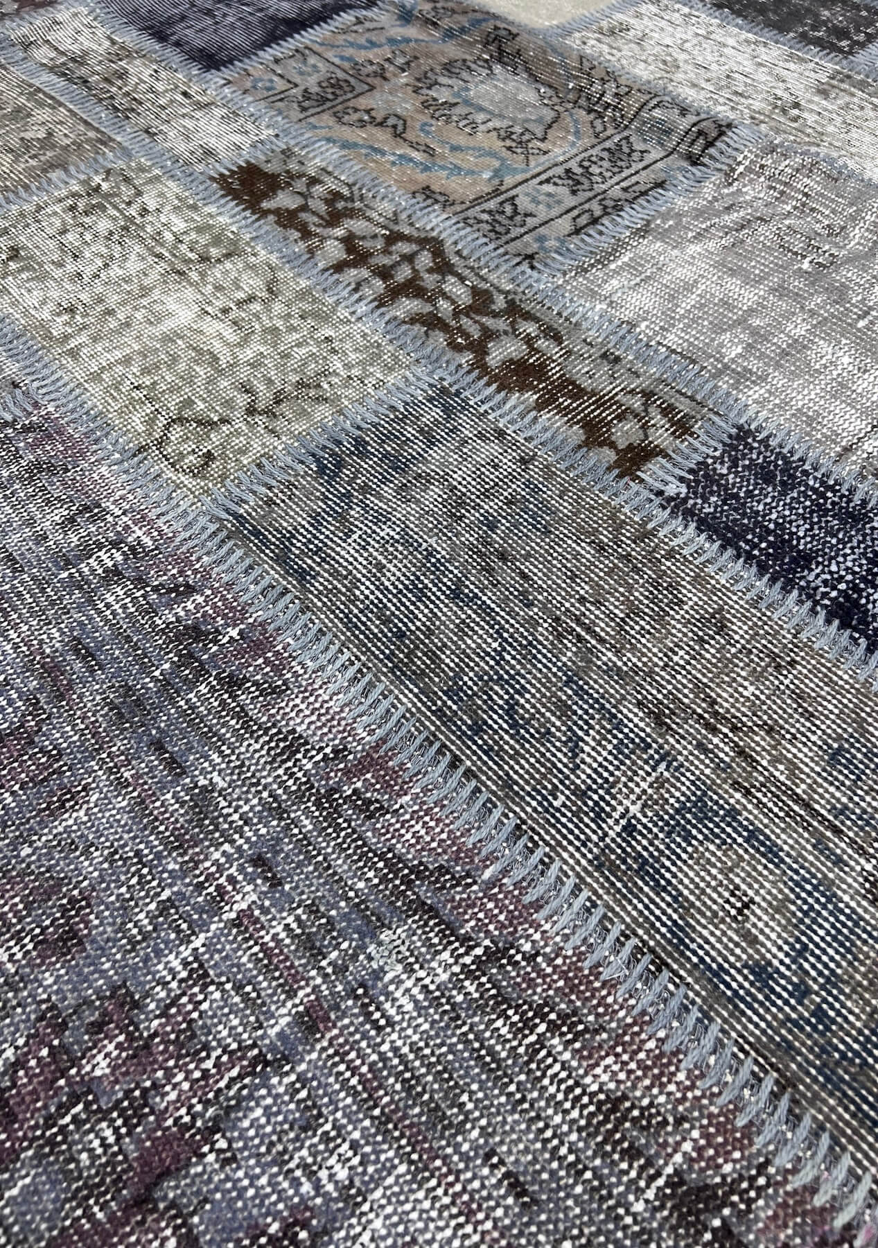 Maddison - Vintage Gray Patchwork Rug - kudenrugs