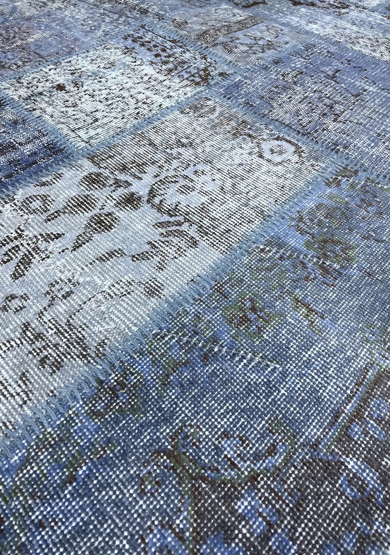 Nadie - Vintage Blue Patchwork Rug - kudenrugs