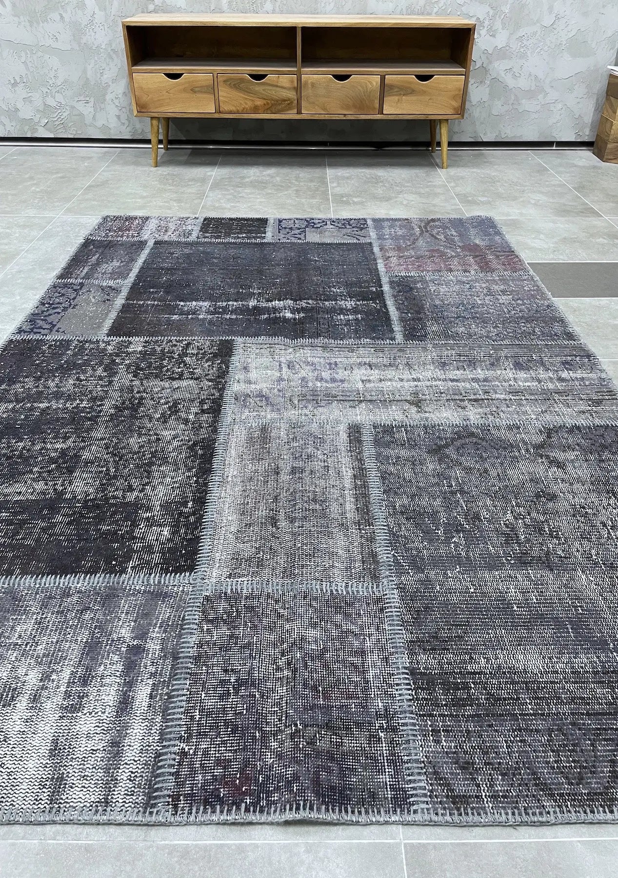 Nadina - Vintage Gray Patchwork Rug - kudenrugs