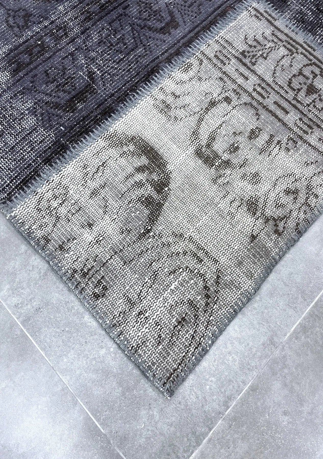 Nafuna - Vintage Gray Patchwork Rug - kudenrugs