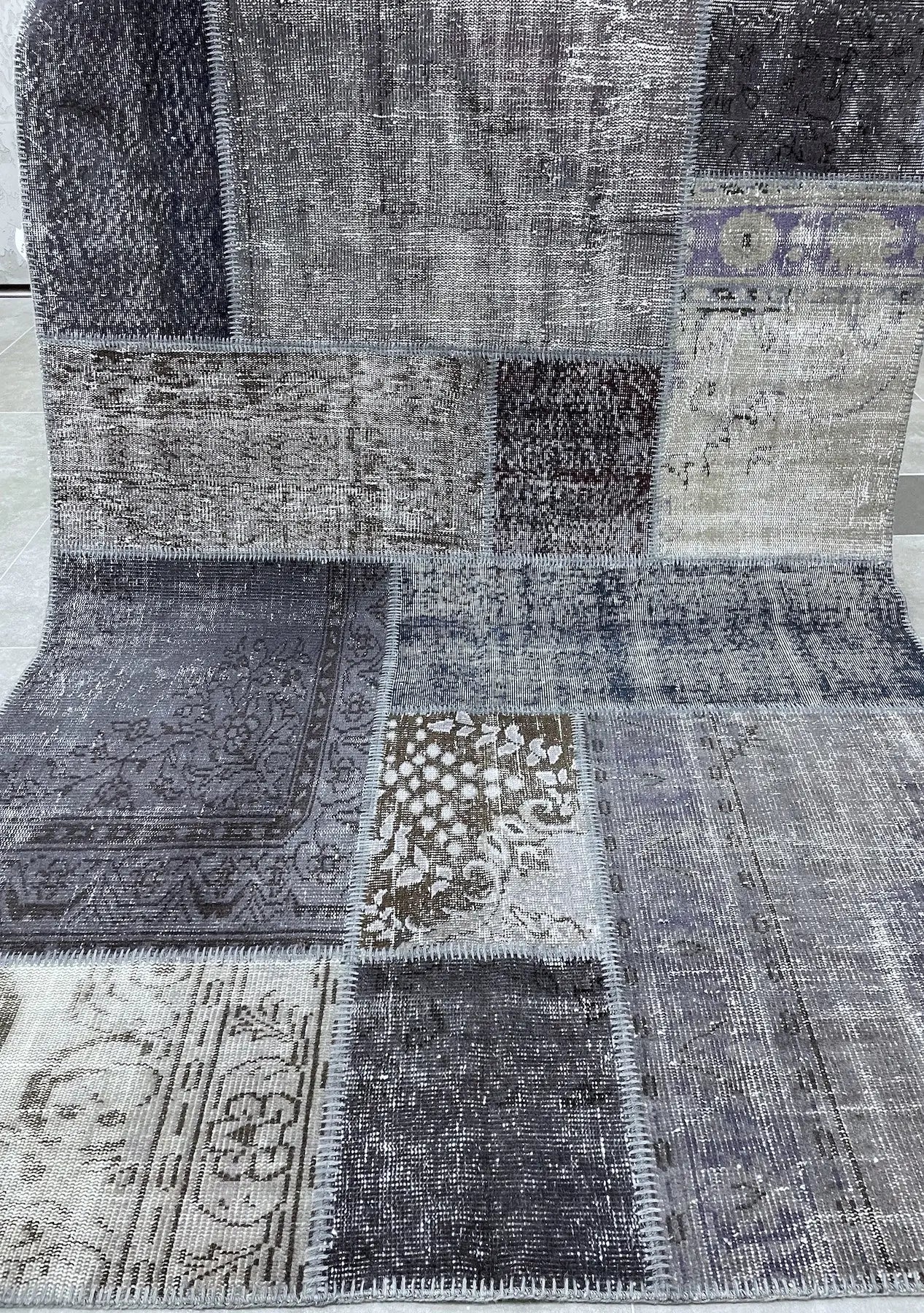 Nafuna - Vintage Gray Patchwork Rug - kudenrugs