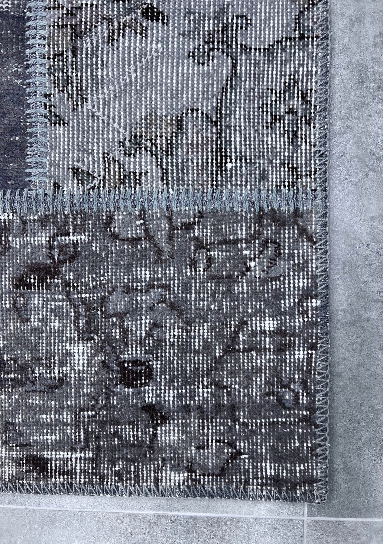 Naima - Vintage Gray Patchwork Rug - kudenrugs