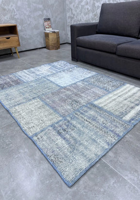 Naja - Vintage Blue Patchwork Rug - kudenrugs