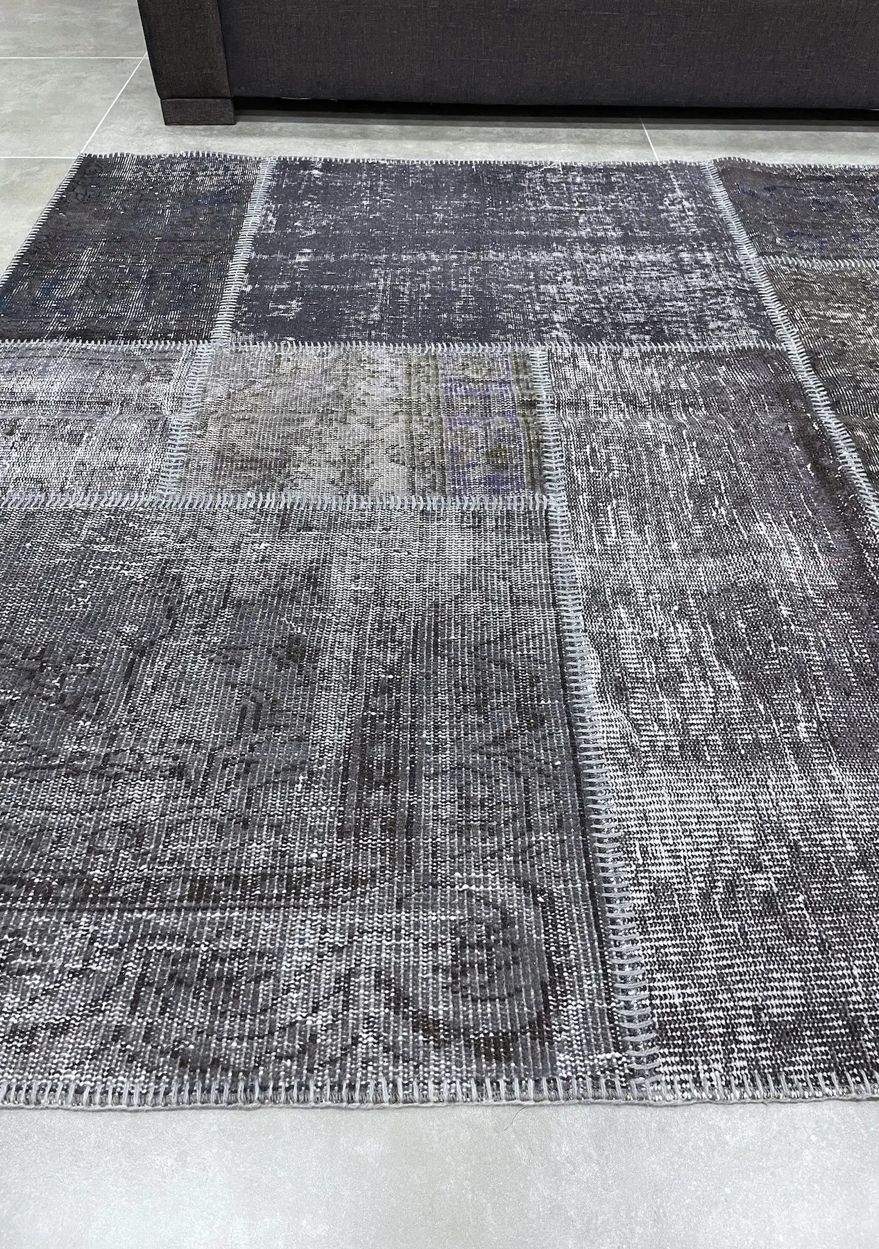 Nalah - Vintage Gray Patchwork Rug - kudenrugs