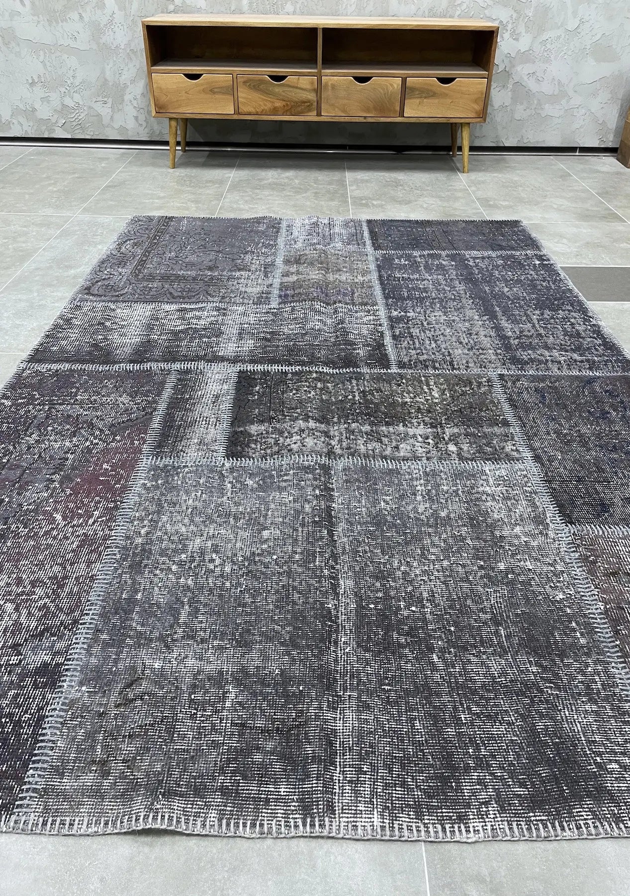 Nalah - Vintage Gray Patchwork Rug - kudenrugs