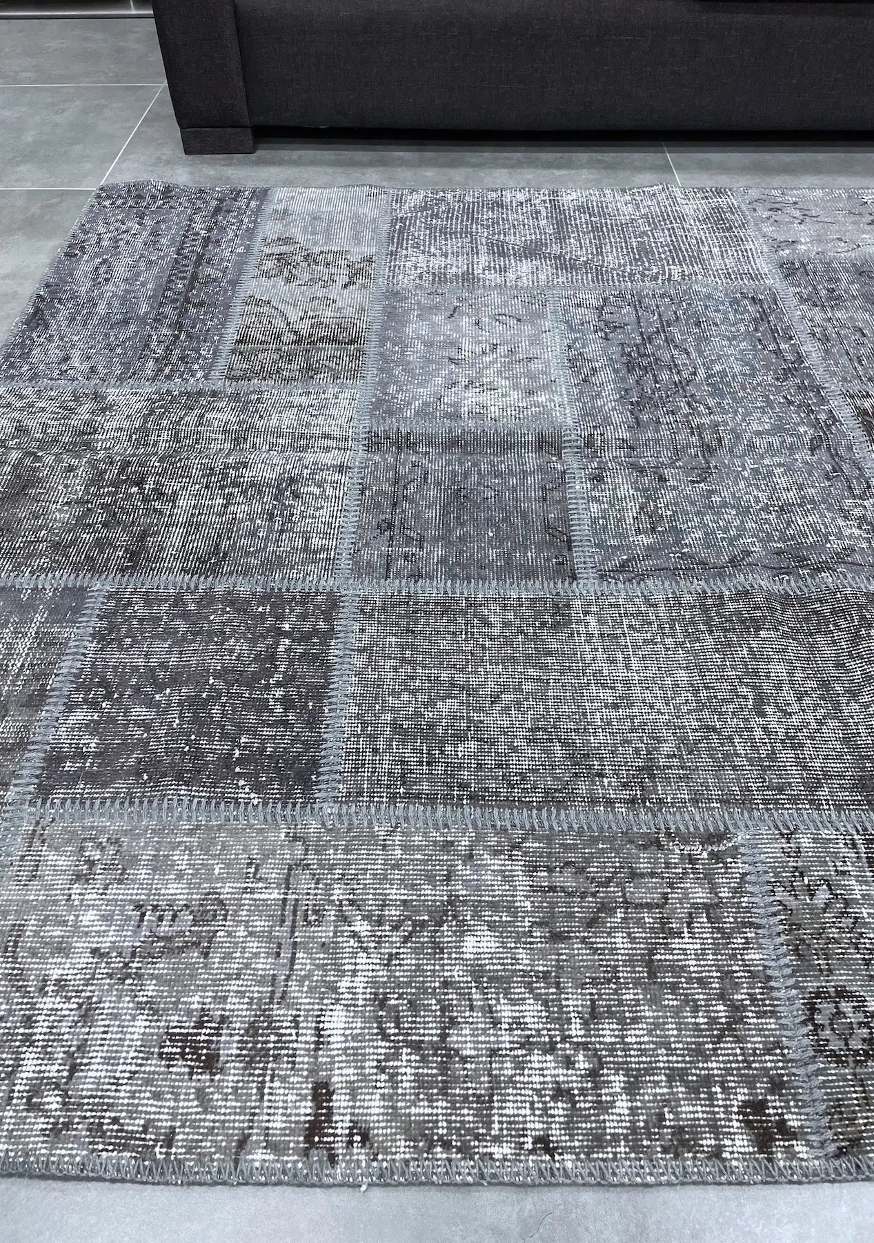 Nalany - Vintage Gray Patchwork Rug - kudenrugs