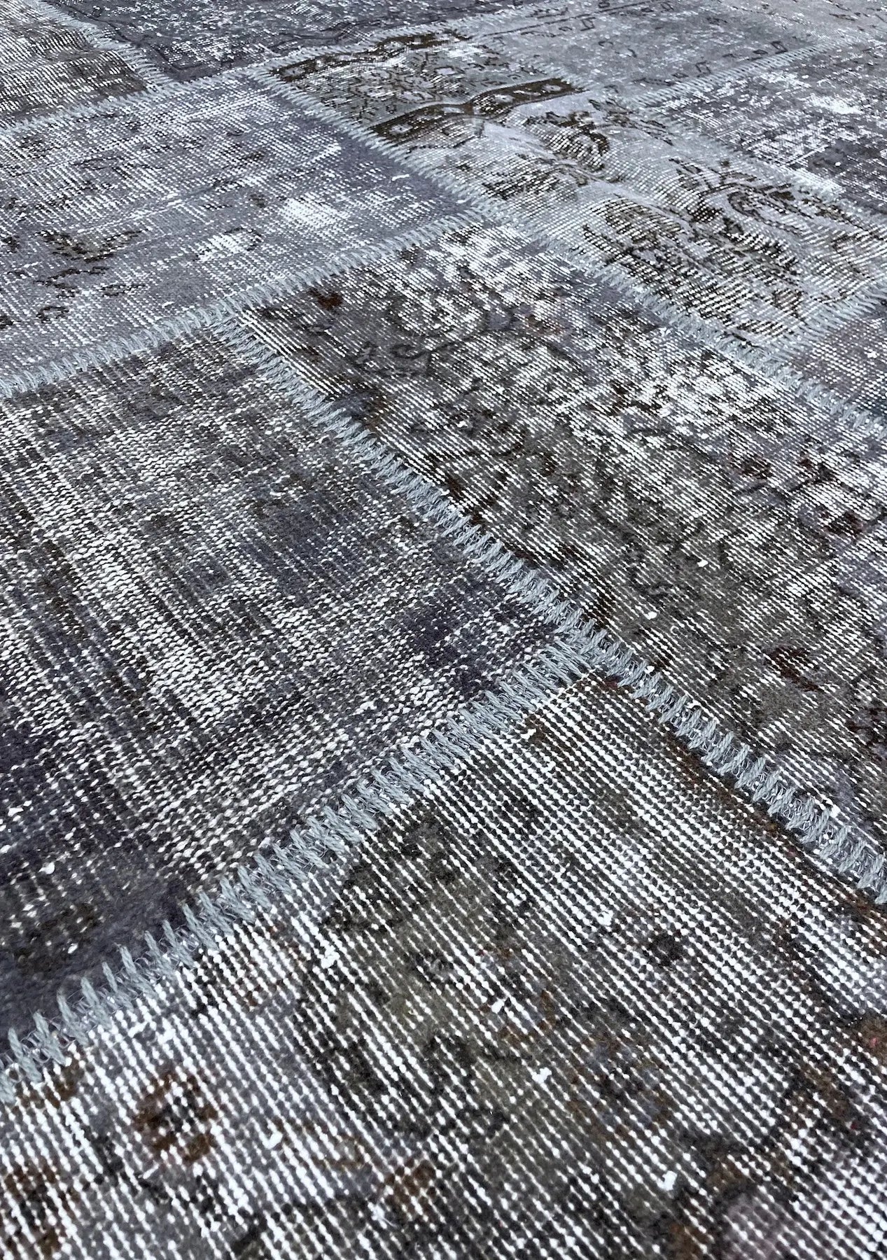 Nalany - Vintage Gray Patchwork Rug - kudenrugs