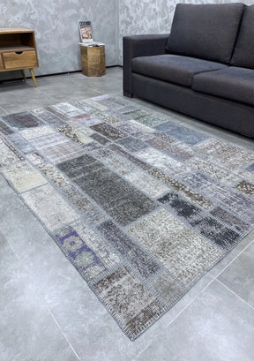 Nanette - Vintage Gray Patchwork Rug - kudenrugs