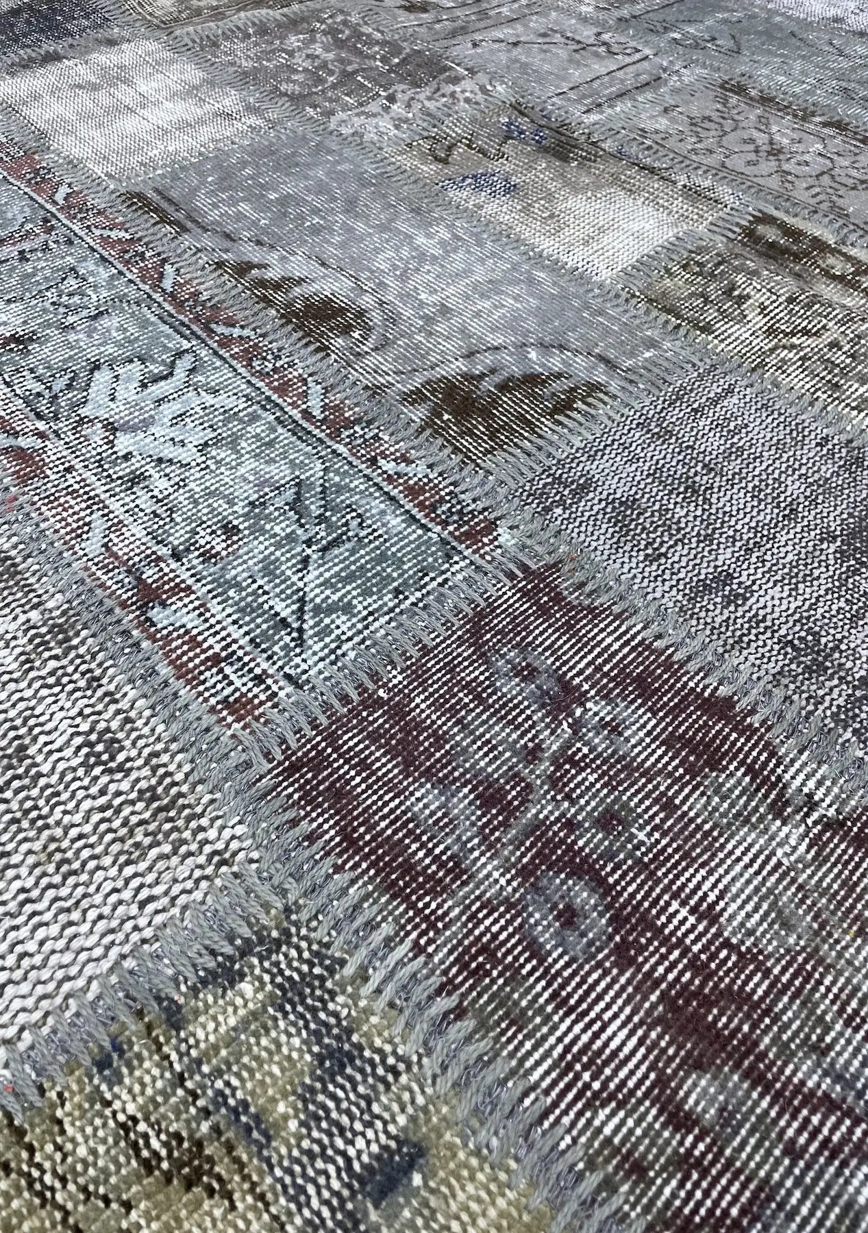 Narah - Vintage Gray Patchwork Rug - kudenrugs