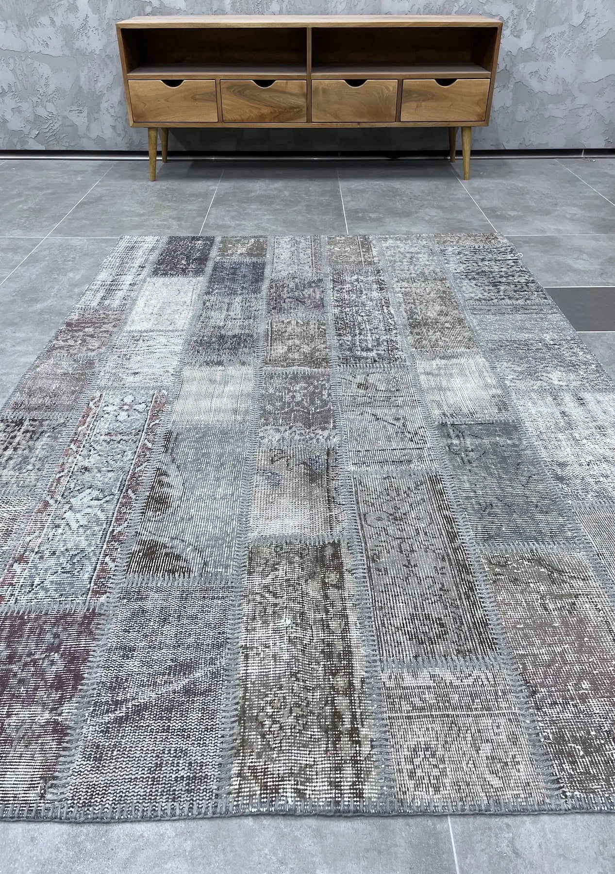 Narah - Vintage Gray Patchwork Rug - kudenrugs