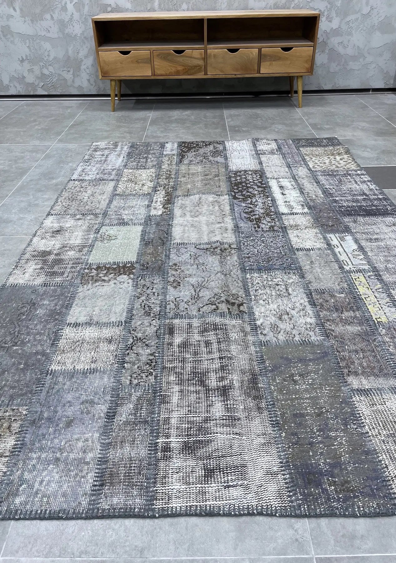 Narelle - Vintage Gray Patchwork Rug - kudenrugs