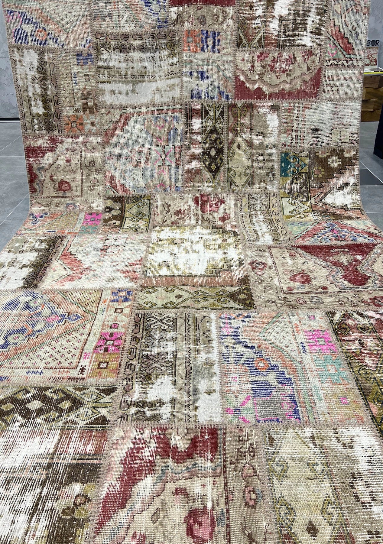 Nateshia - Vintage Turkish Patchwork Rug - kudenrugs