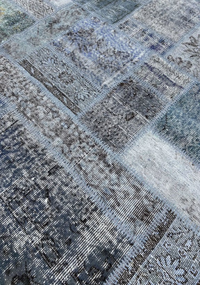 Nella - Vintage Blue Patchwork Rug - kudenrugs