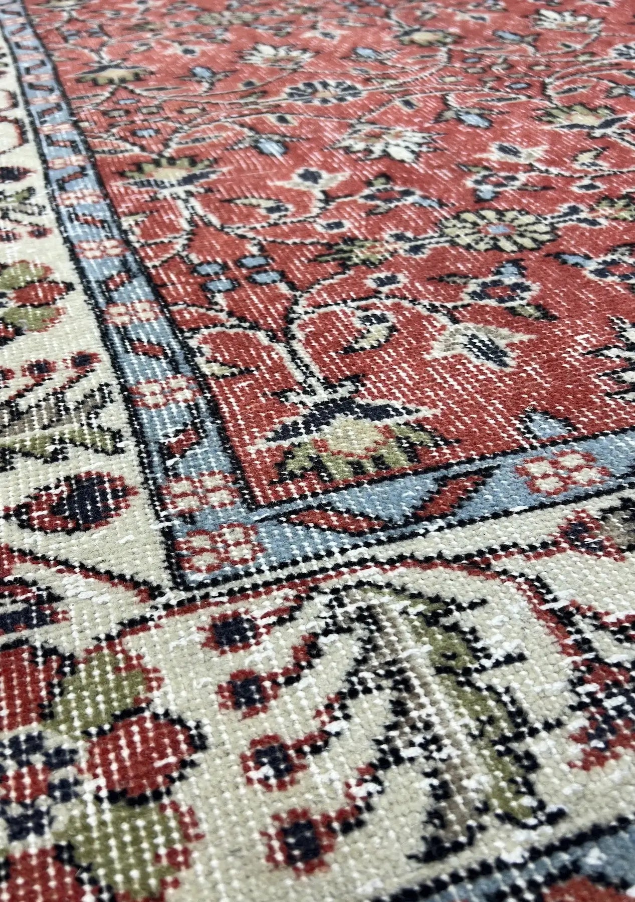 Noa - Vintage Red Antique Washed Rug - kudenrugs