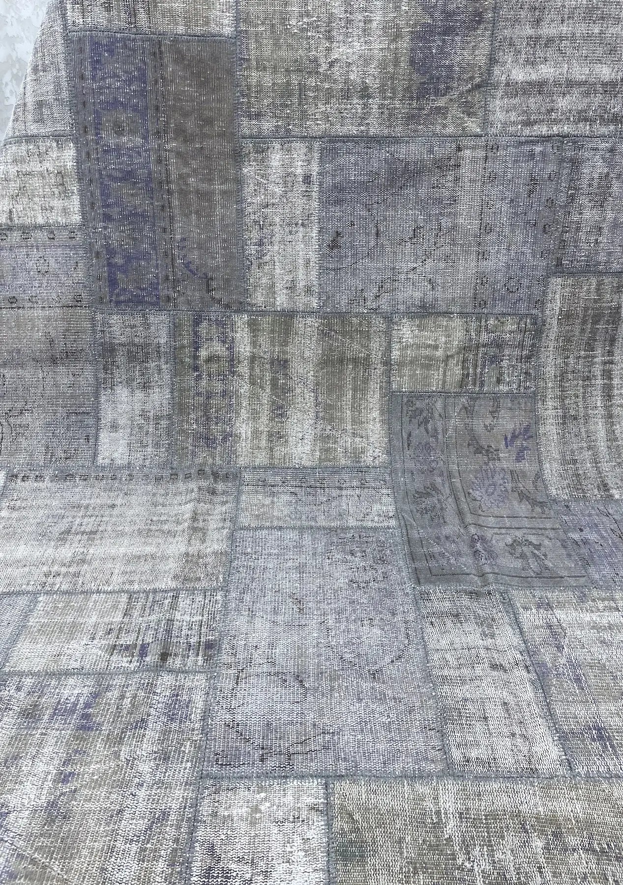 Okal - Vintage Gray Patchwork Rug - kudenrugs