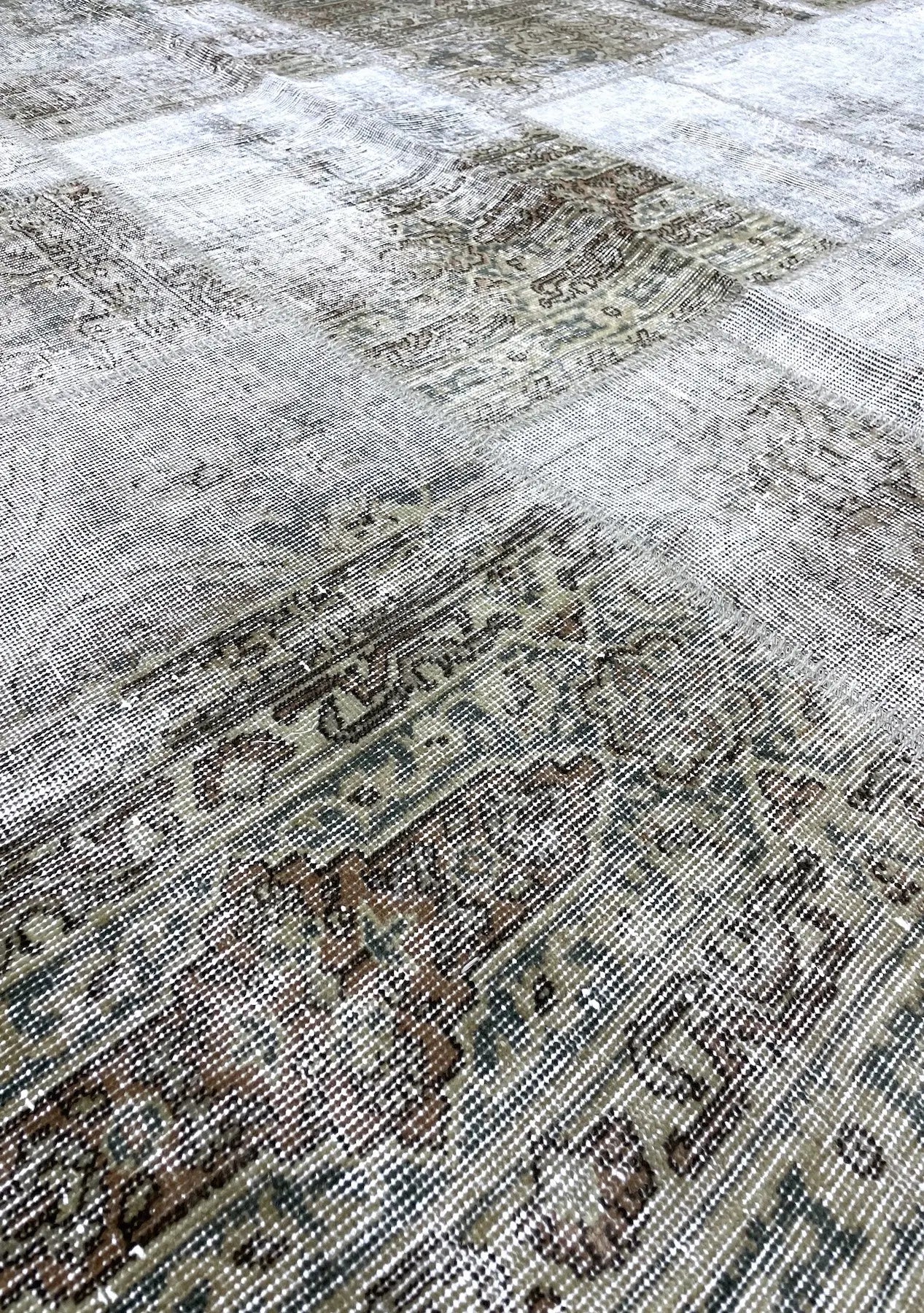 Orabel - Vintage Beige Patchwork Rug - kudenrugs