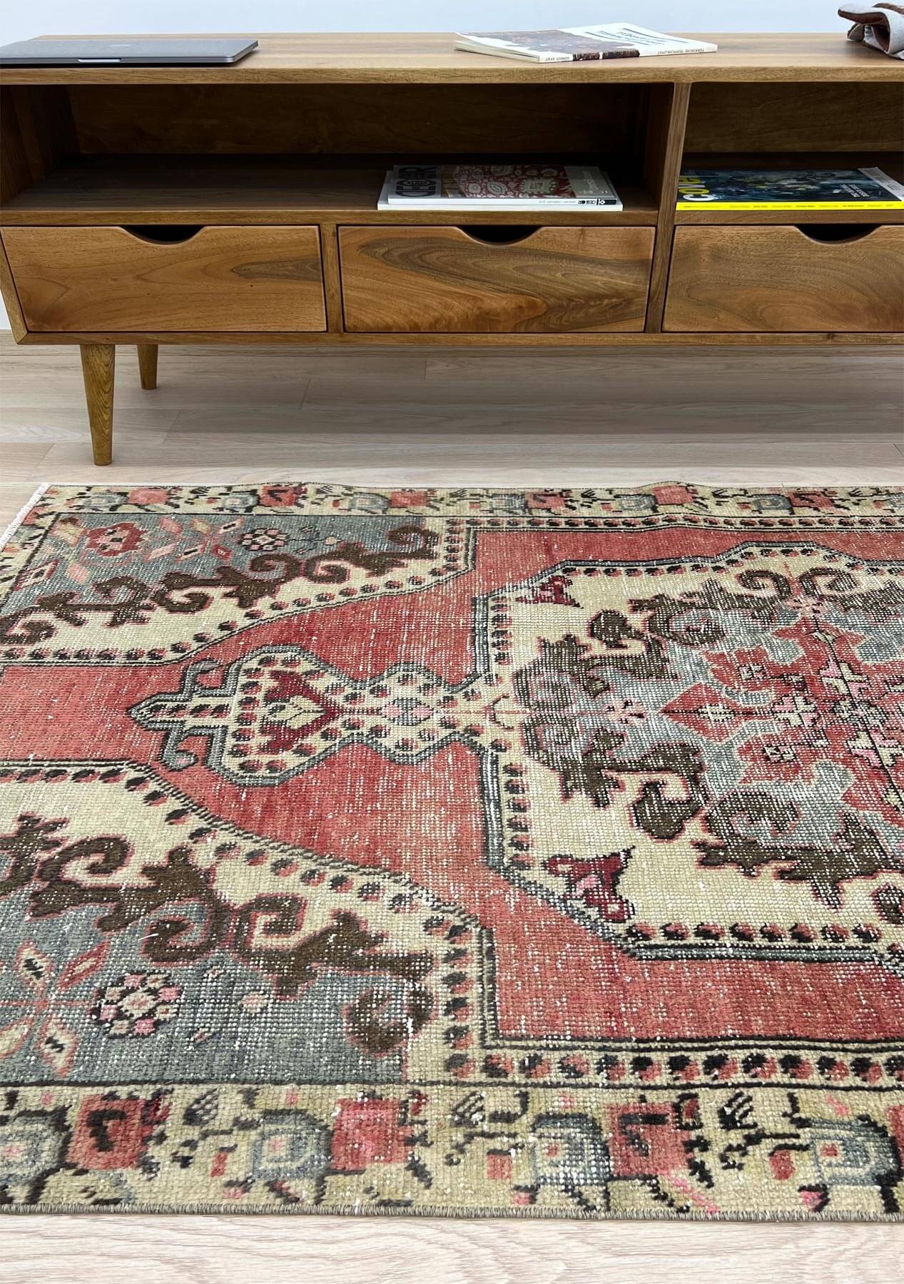 Ottilia - Vintage Anatolian Rug - kudenrugs