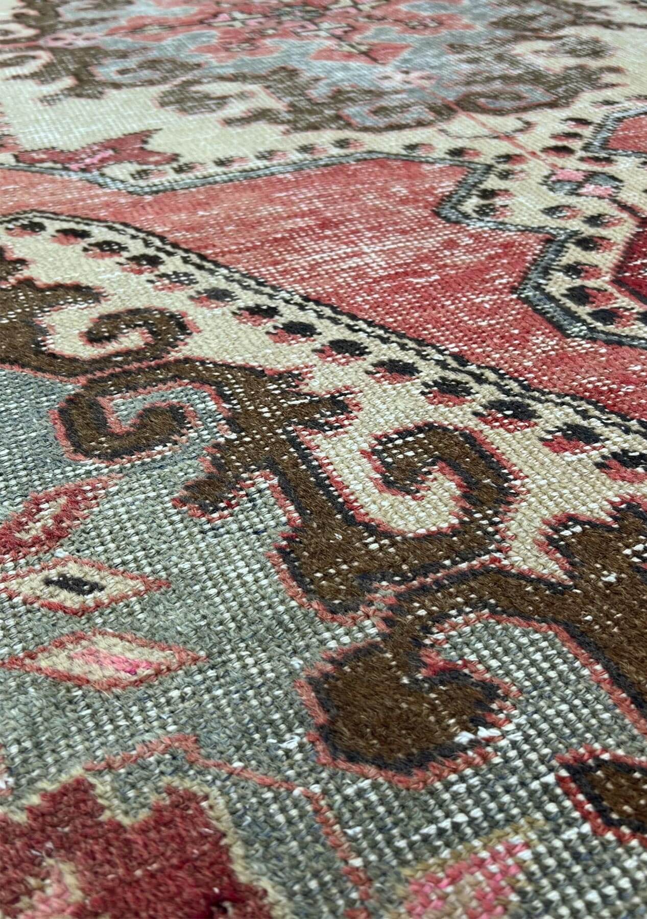 Ottilia - Vintage Anatolian Rug - kudenrugs