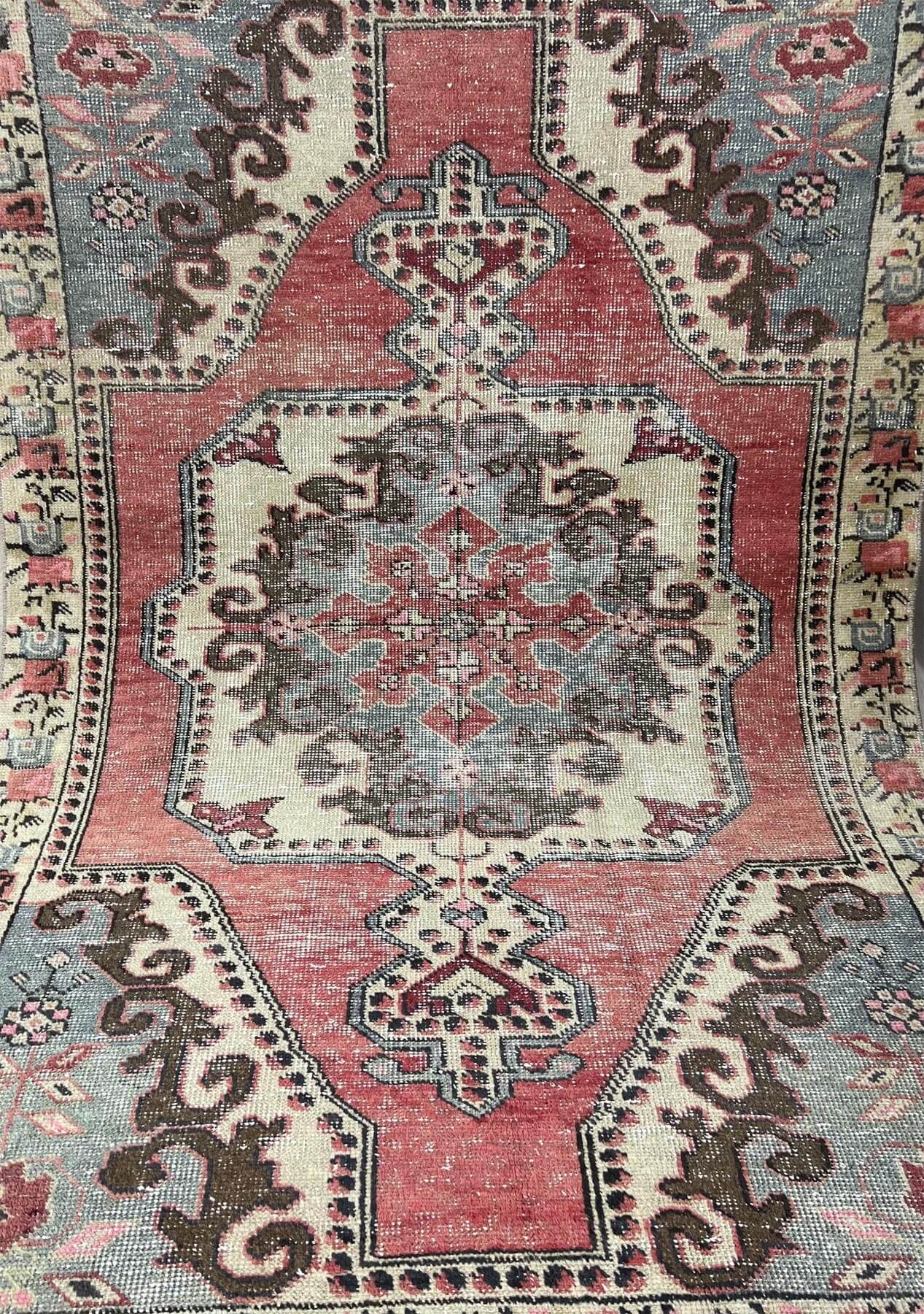 Ottilia - Vintage Anatolian Rug - kudenrugs
