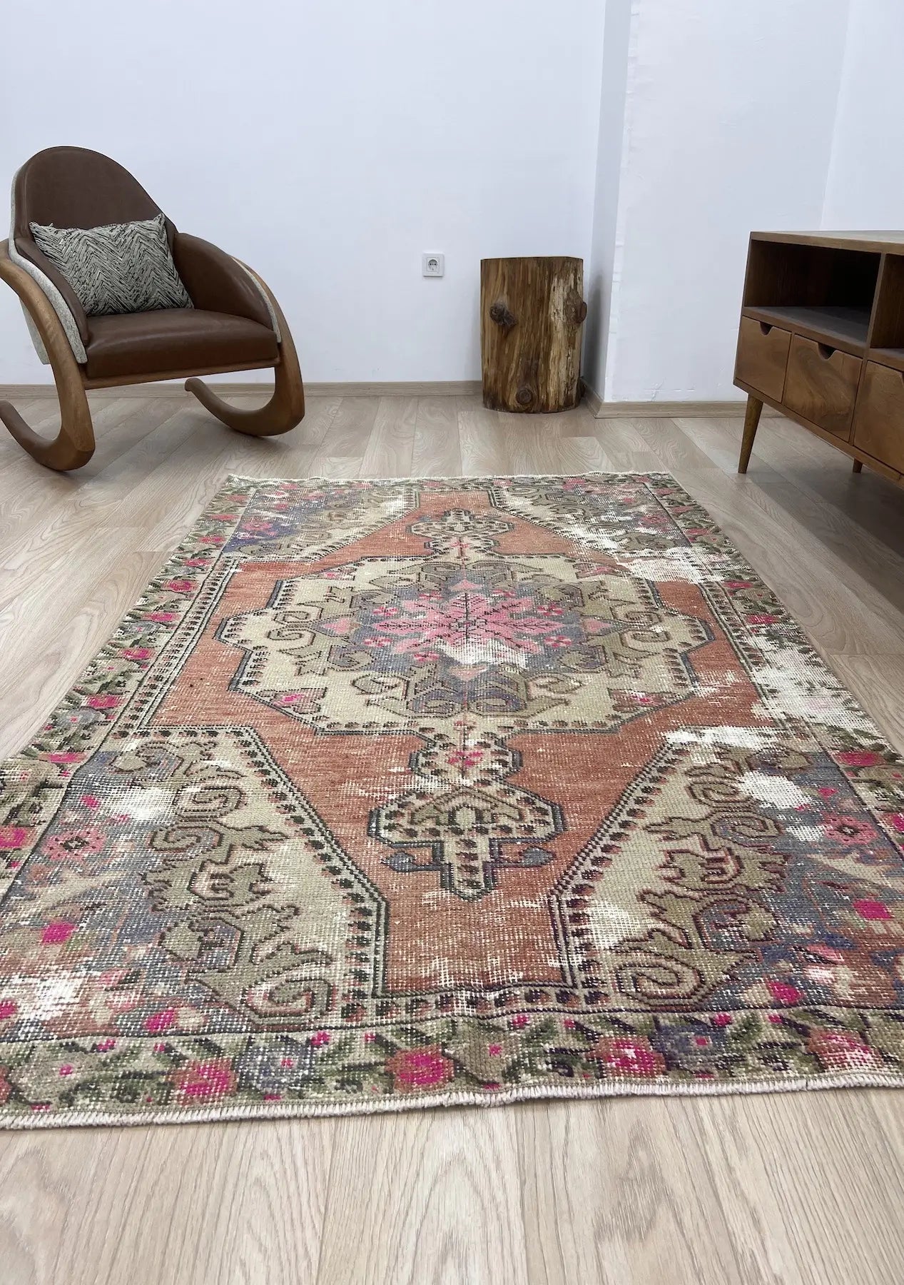 Ouisa - Vintage Anatolian Rug - kudenrugs