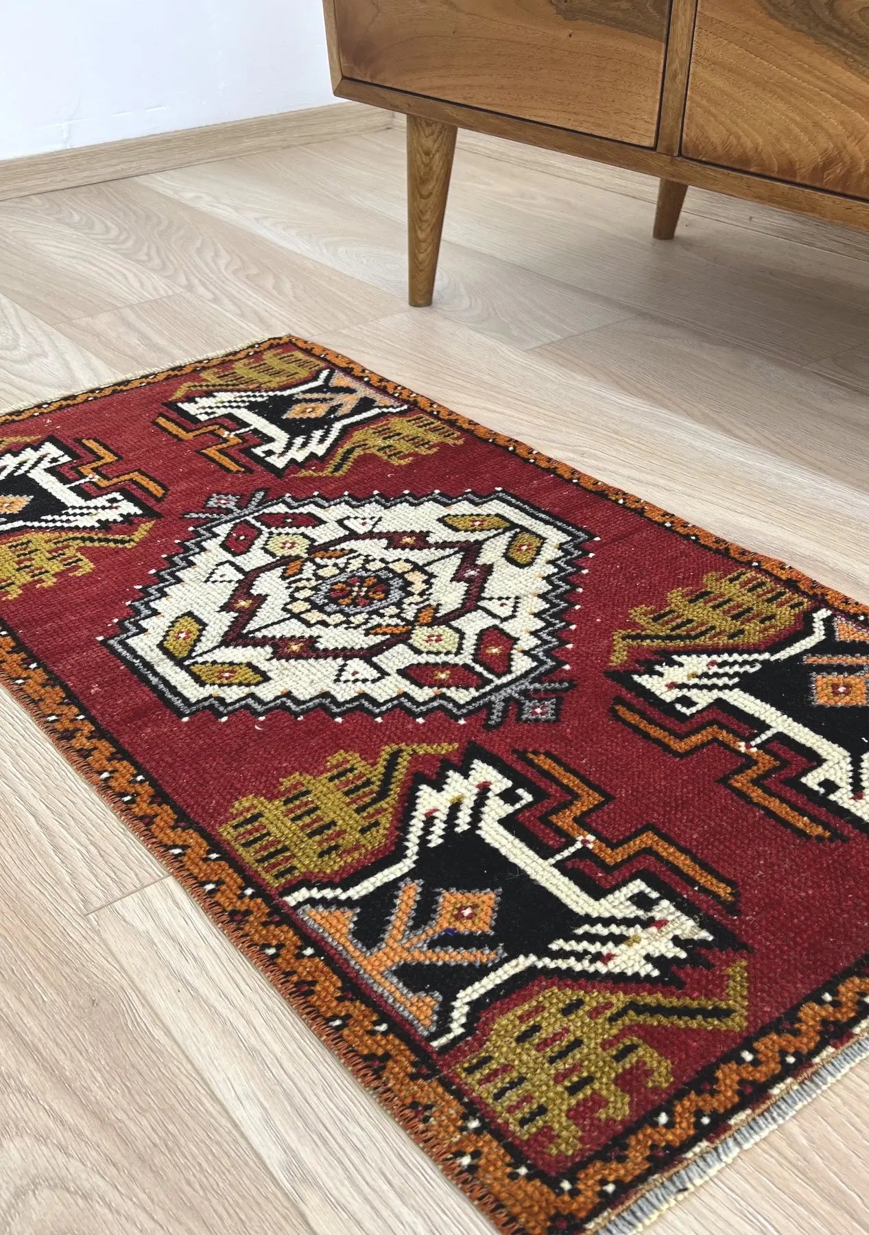 Paget - Vintage Mini Red Area Rug - kudenrugs