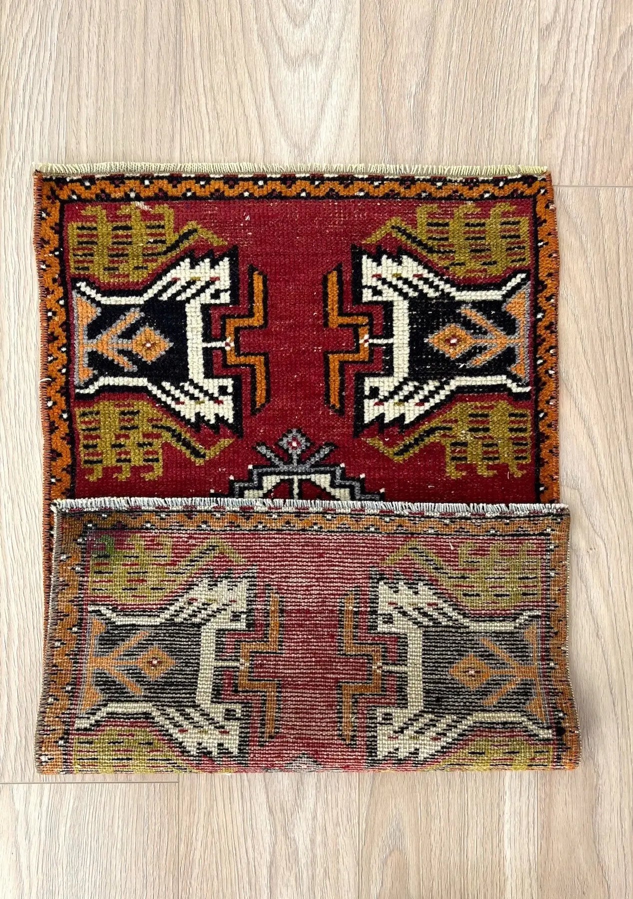 Paget - Vintage Mini Red Area Rug - kudenrugs