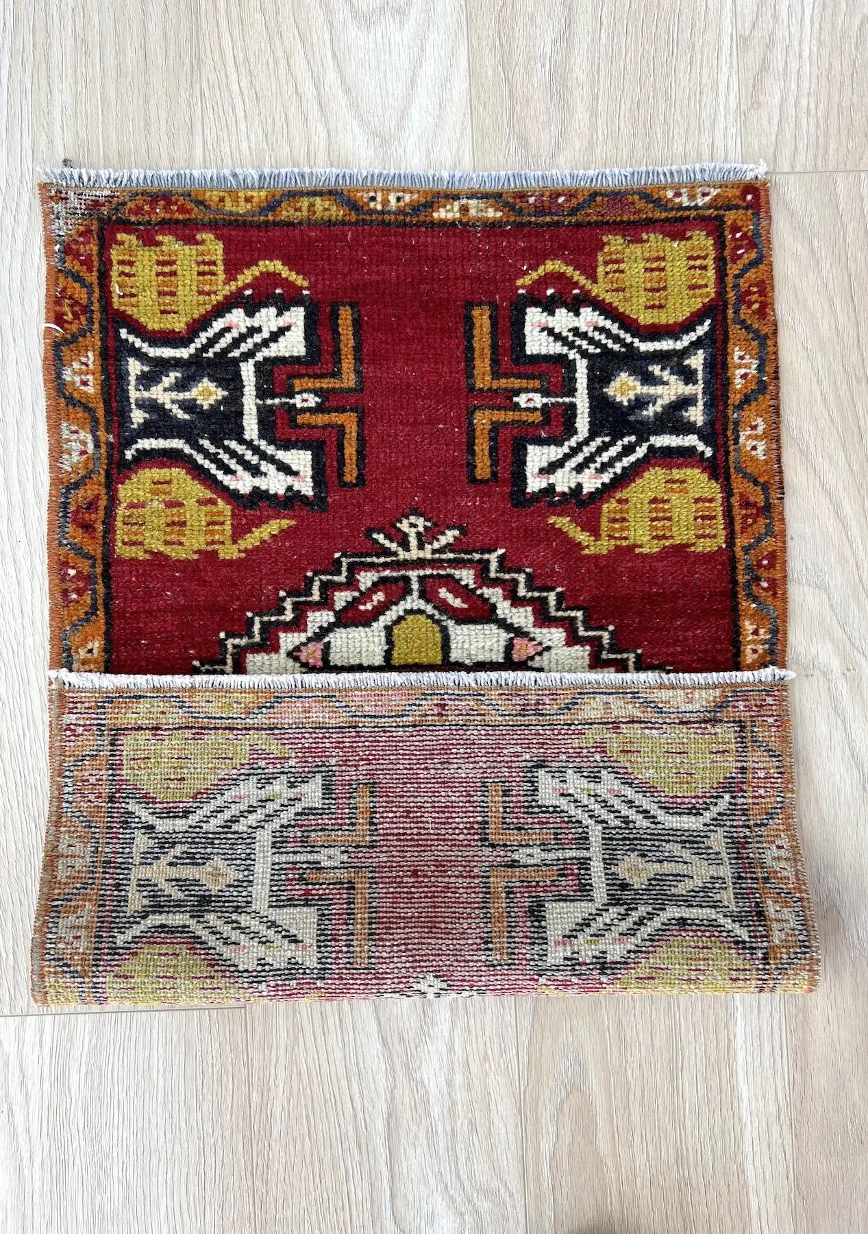 Palloma - Vintage Mini Red Area Rug - kudenrugs