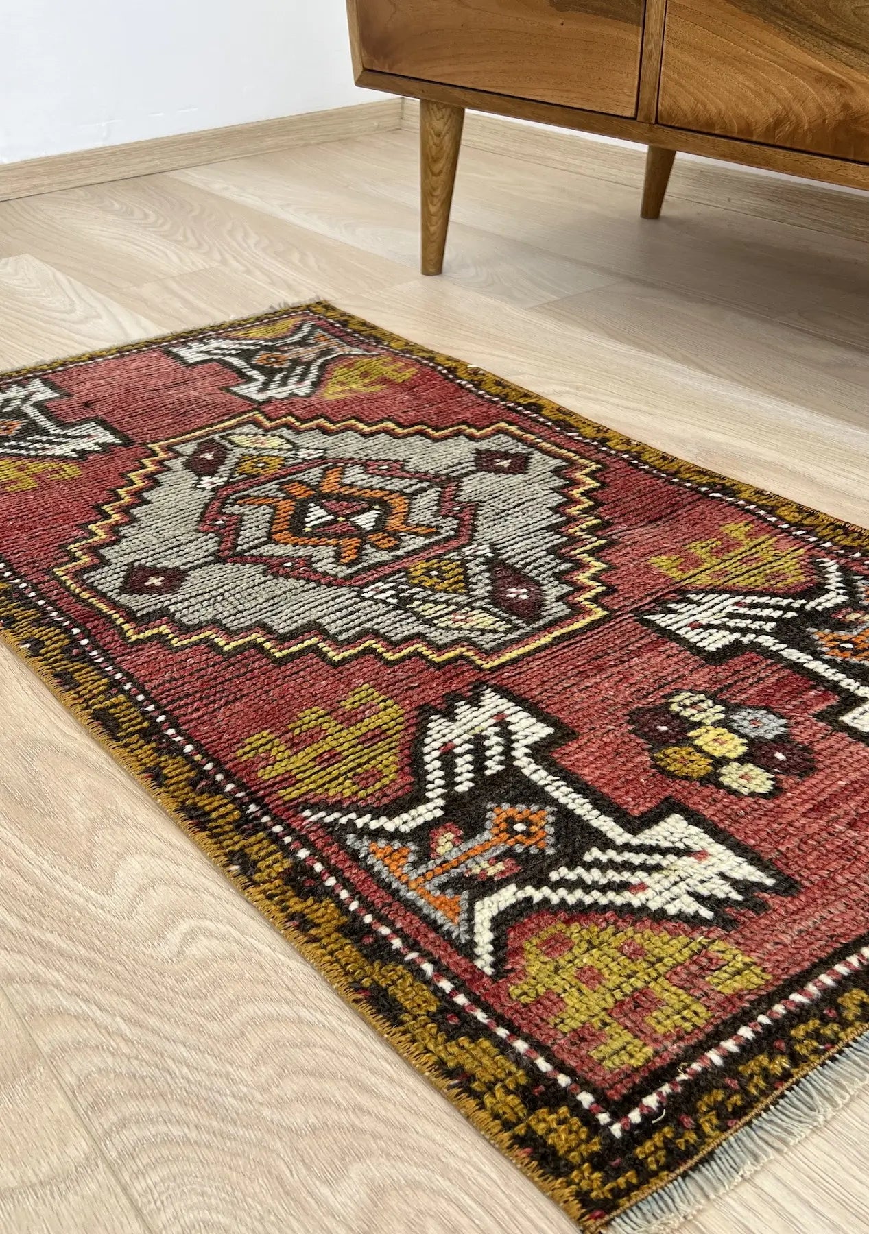 Panndora - Vintage Mini Red Area Rug - kudenrugs